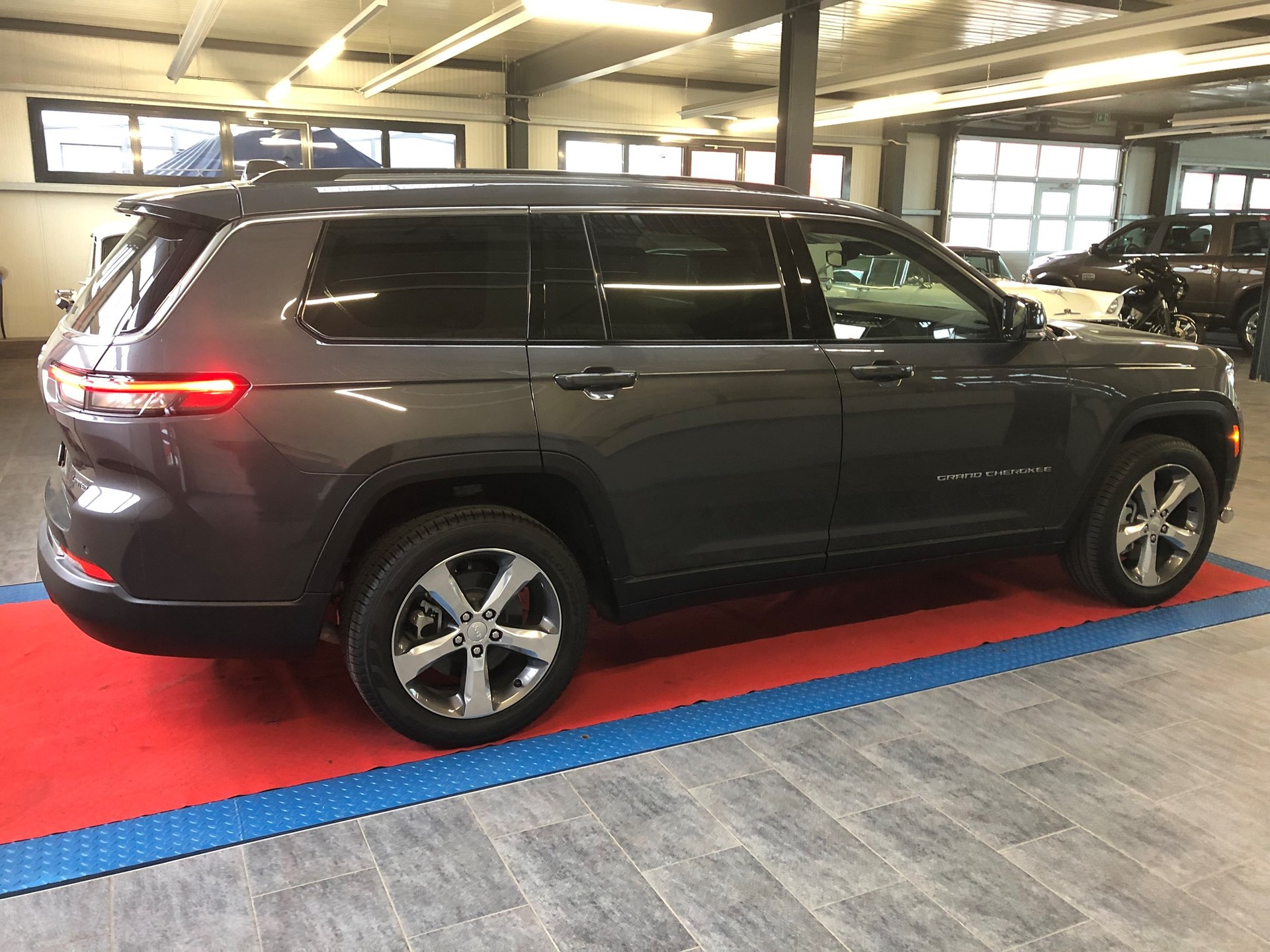 JEEP Grand Cherokee 3.6-V6 LIMITED AWD 4x4 Lang-image-9