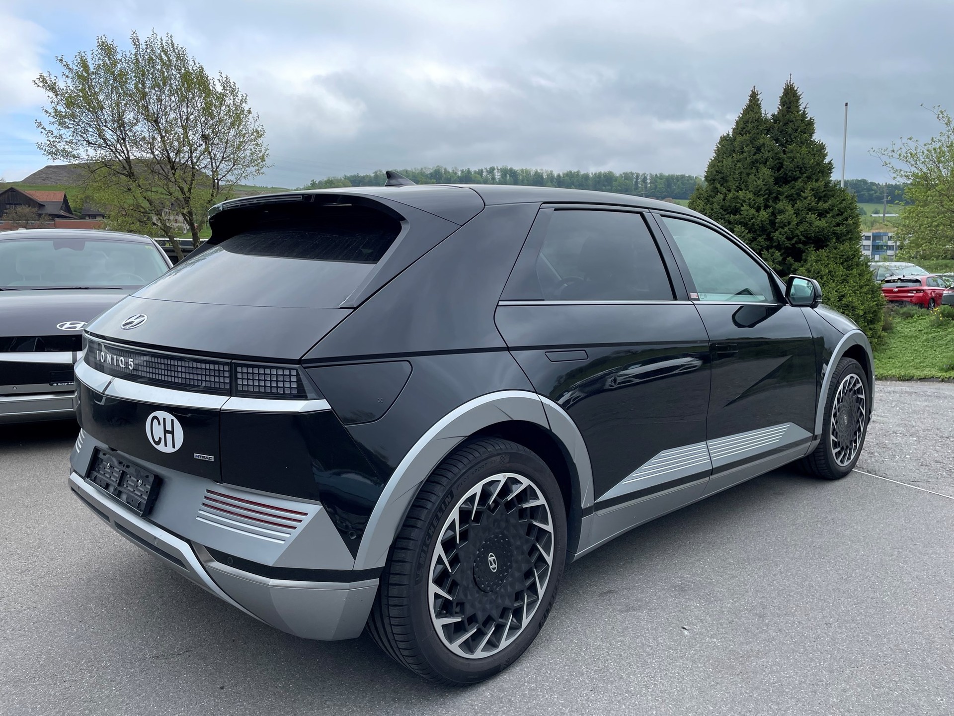 HYUNDAI Ioniq 5 72kWh First Edition 4WD-image-1