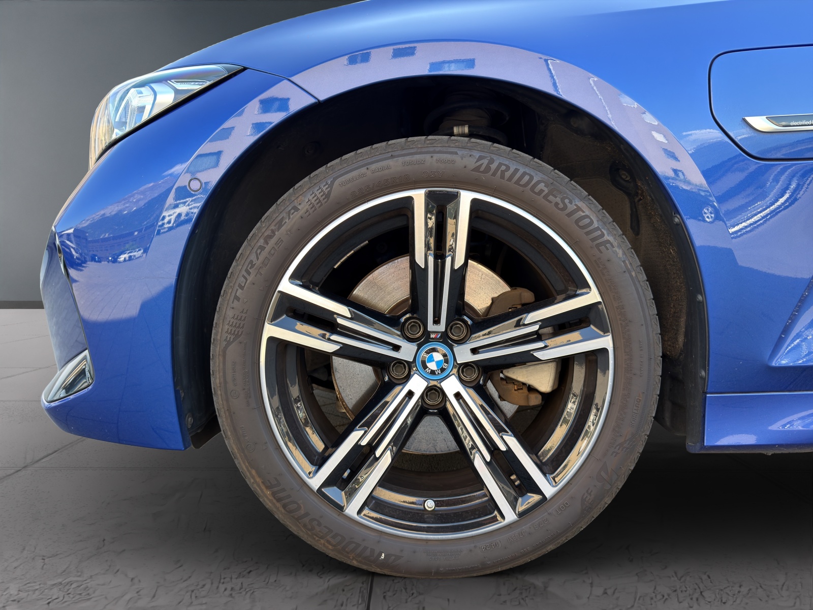 BMW 330e xDrive SAG Touring-image-9