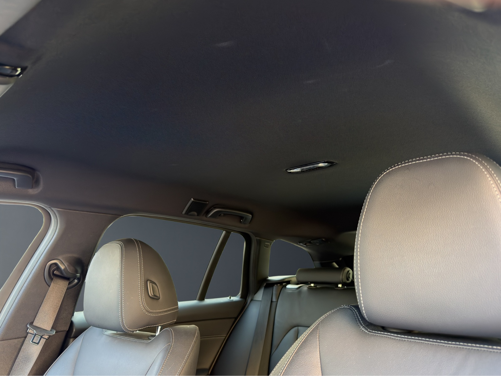 BMW 330e xDrive SAG Touring-image-10