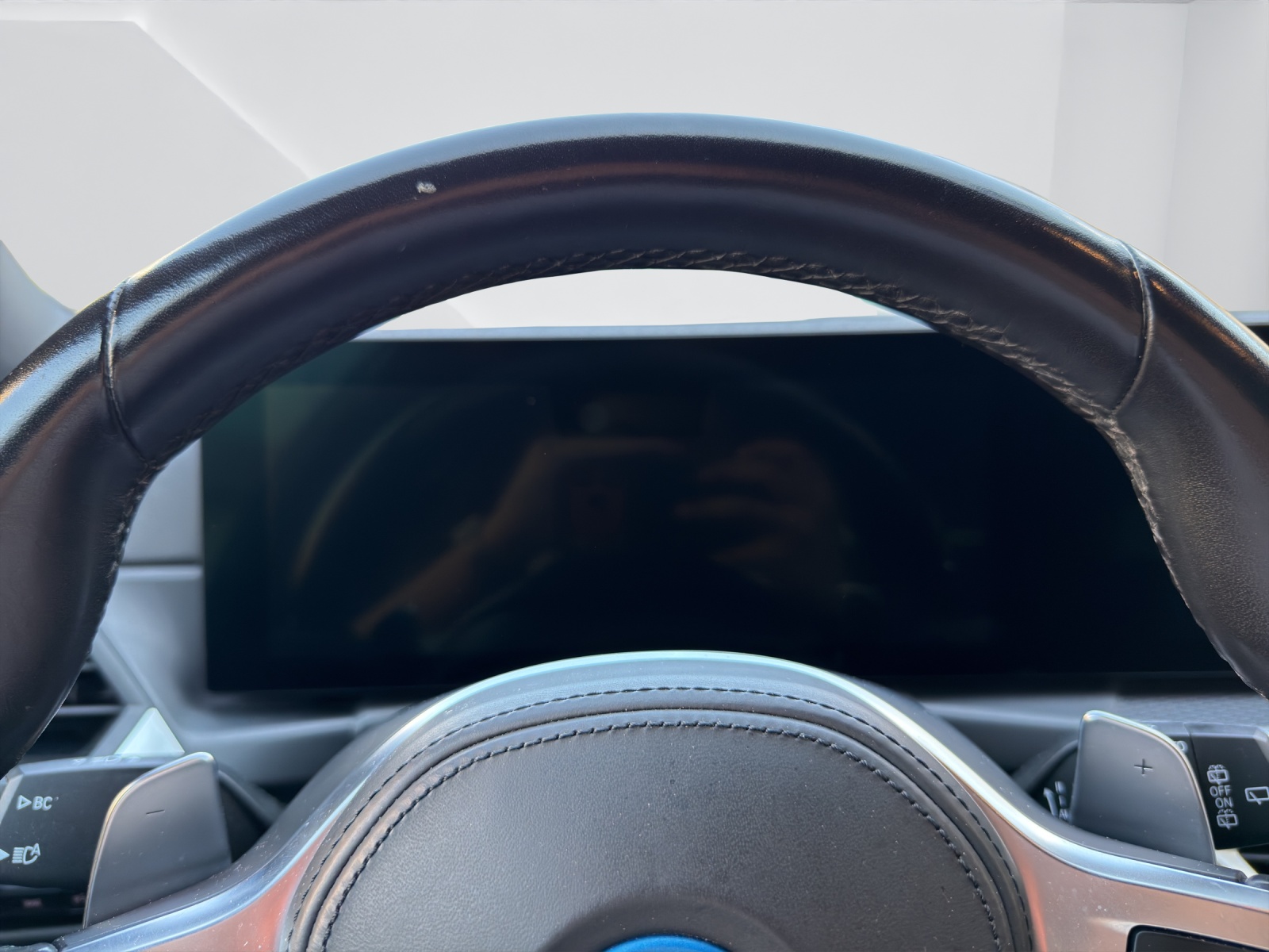 BMW 330e xDrive SAG Touring-image-19