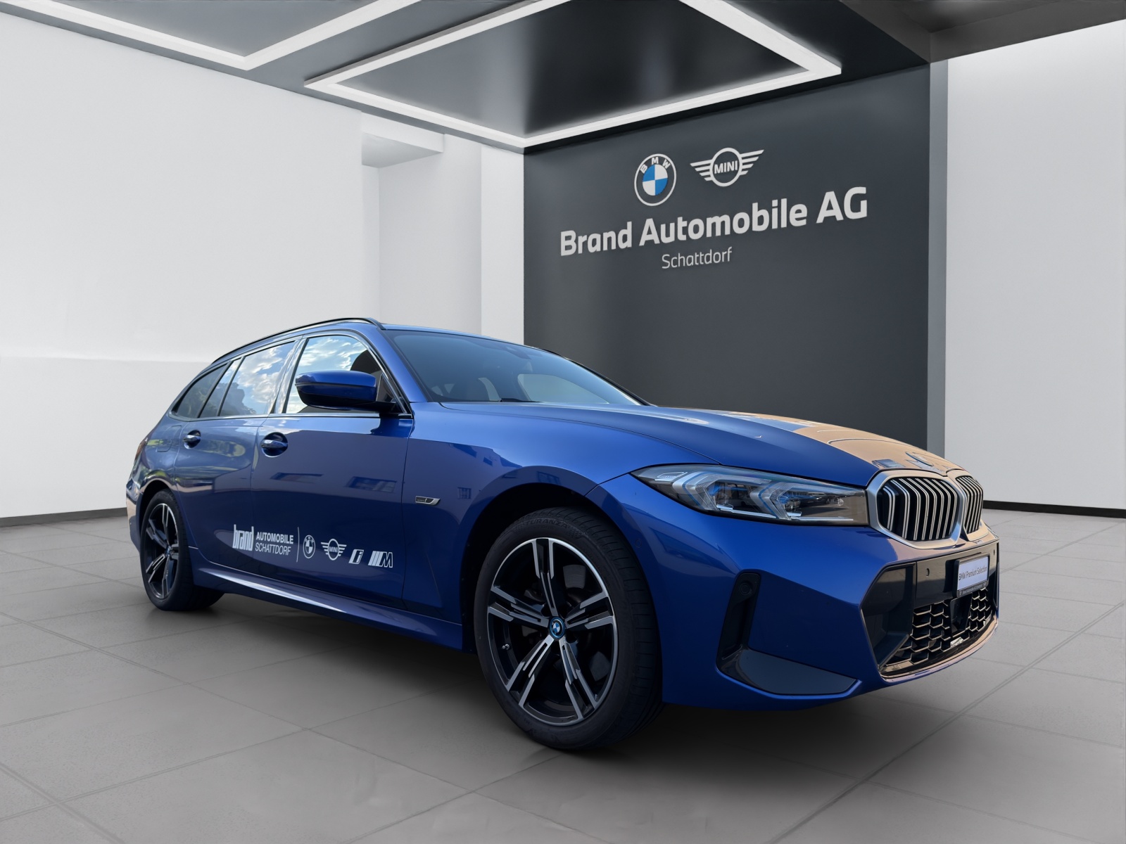 BMW 330e xDrive SAG Touring-image-7