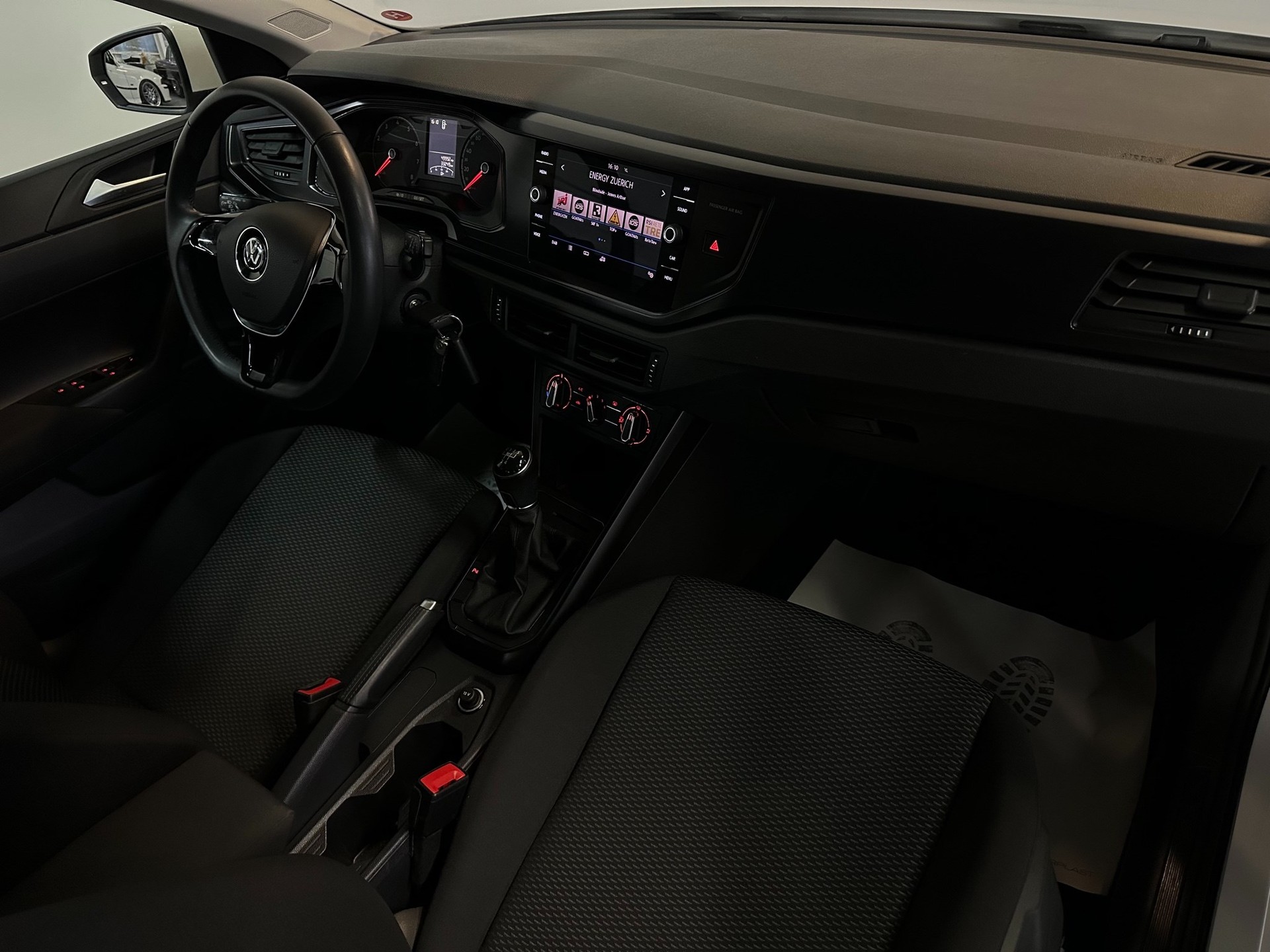 VW Polo 1.0 BMT Trendline-image-24