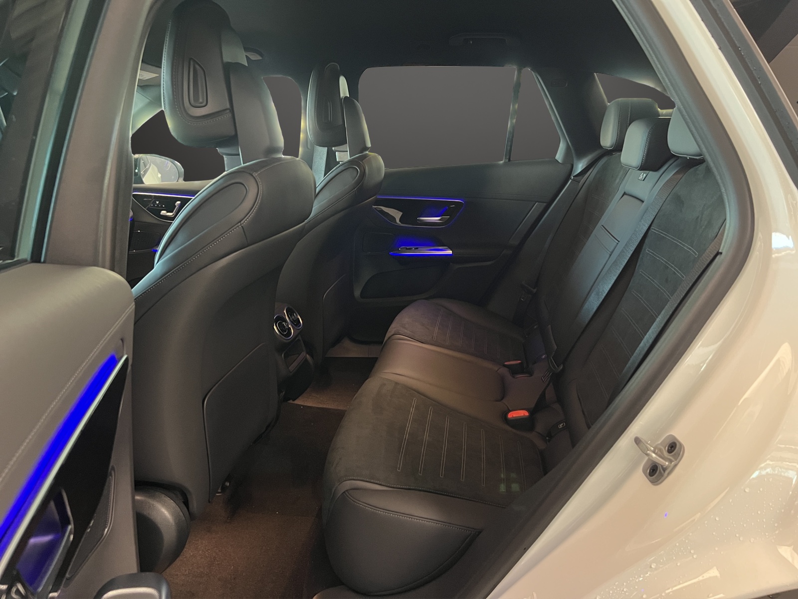 MERCEDES-BENZ GLC 200 4Matic 9G-Tronic-image-11