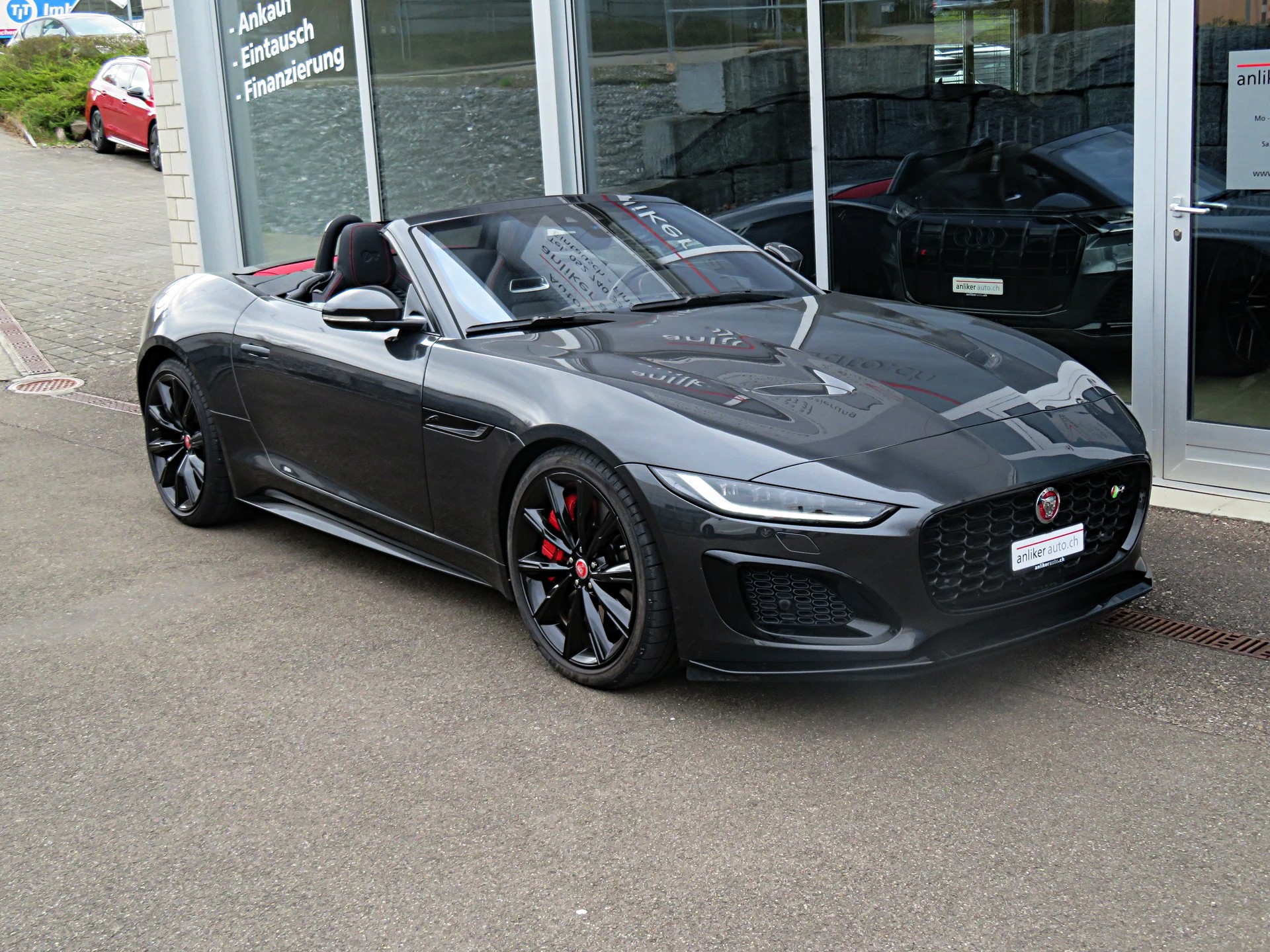 JAGUAR F-Type Convertible 5.0 V8 R75 AWD Automatik-image-2