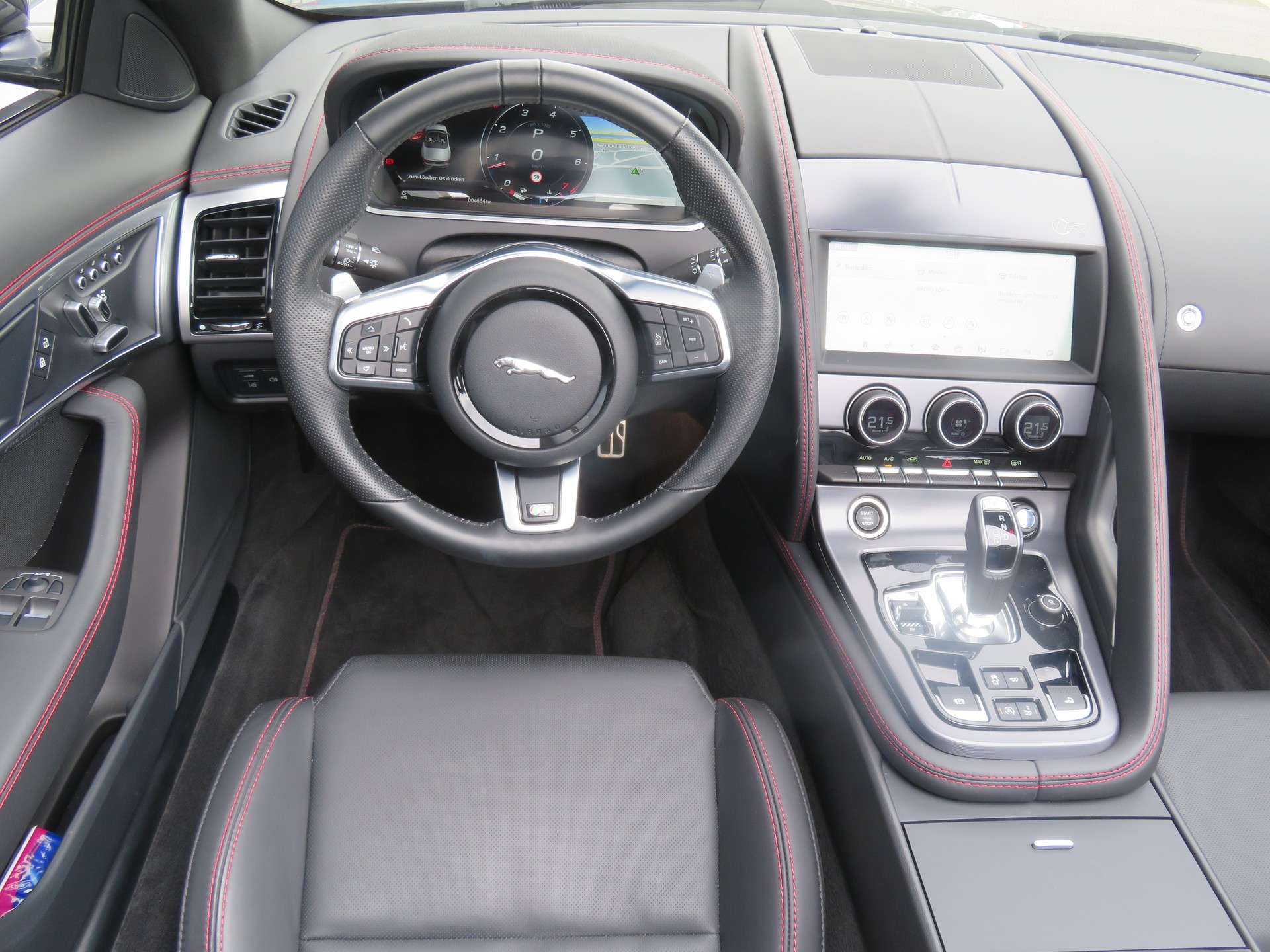 JAGUAR F-Type Convertible 5.0 V8 R75 AWD Automatik-image-5