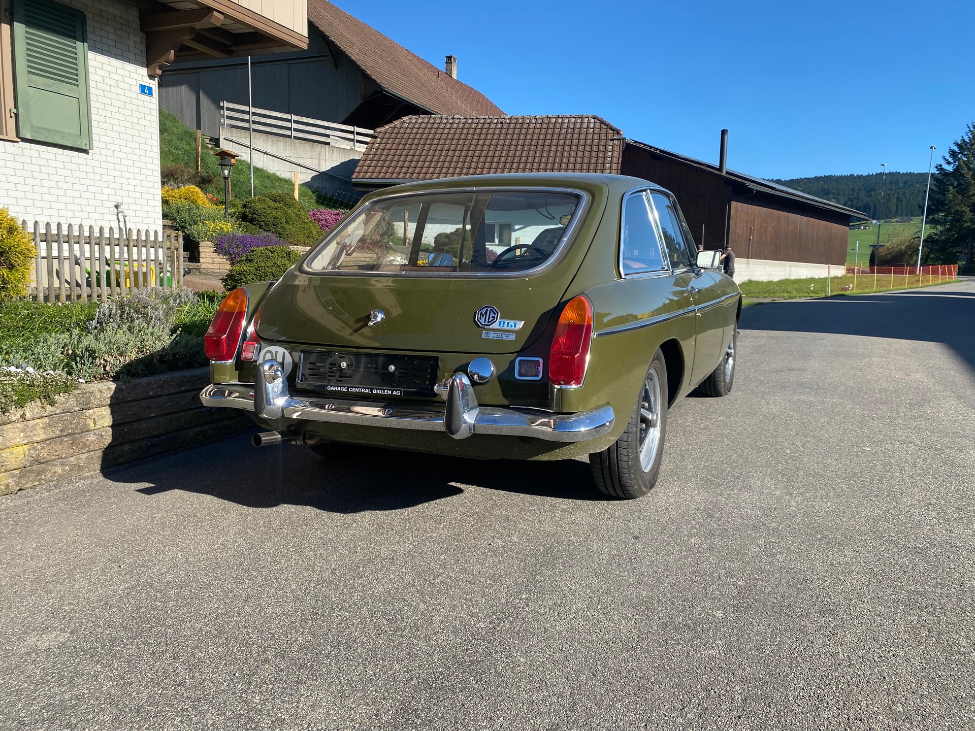 MG GT-image-1