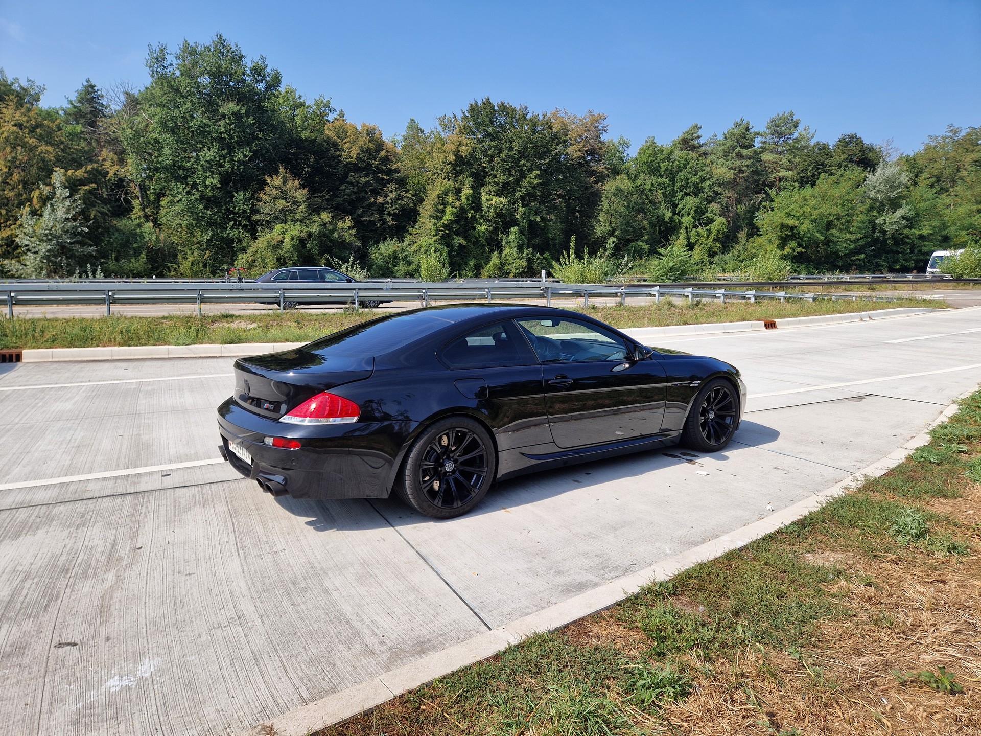BMW M6-image-7
