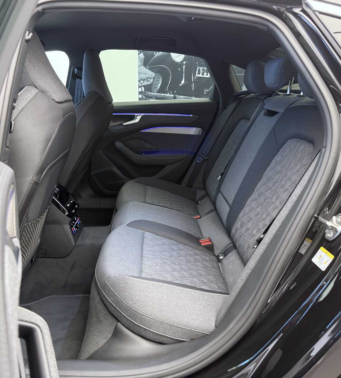 AUDI A6 Limousine TDI quattro 150 kW S tronic-image-16