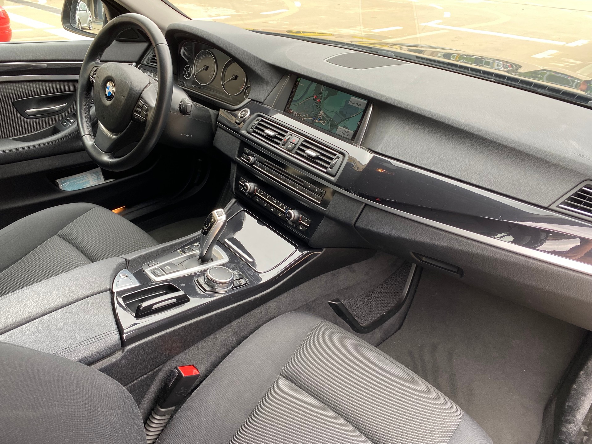 BMW 520d Steptronic-image-5