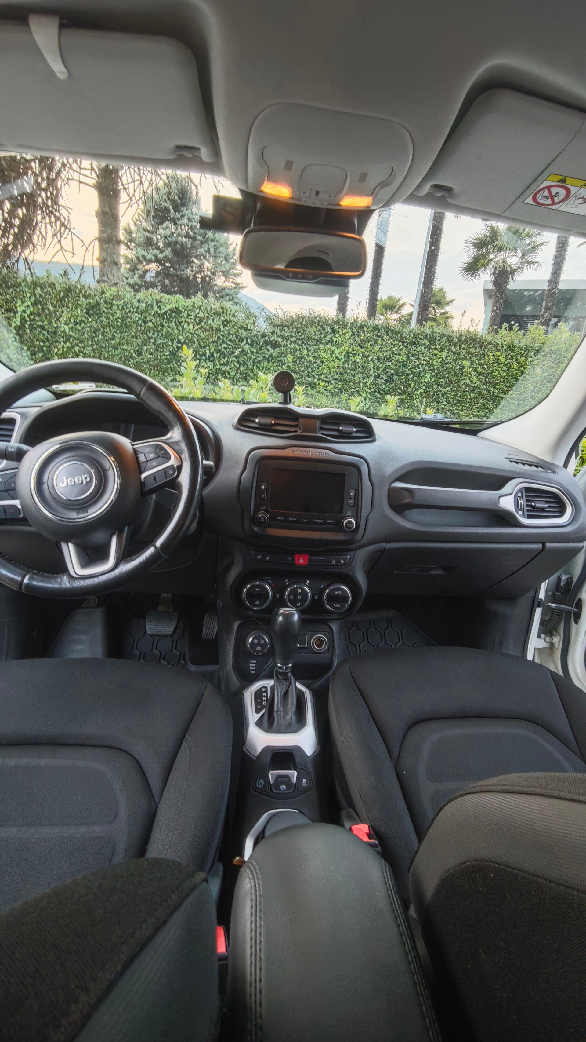 JEEP Renegade 2.0 CRD Limited AWD + Low Range 9ATX-image-1