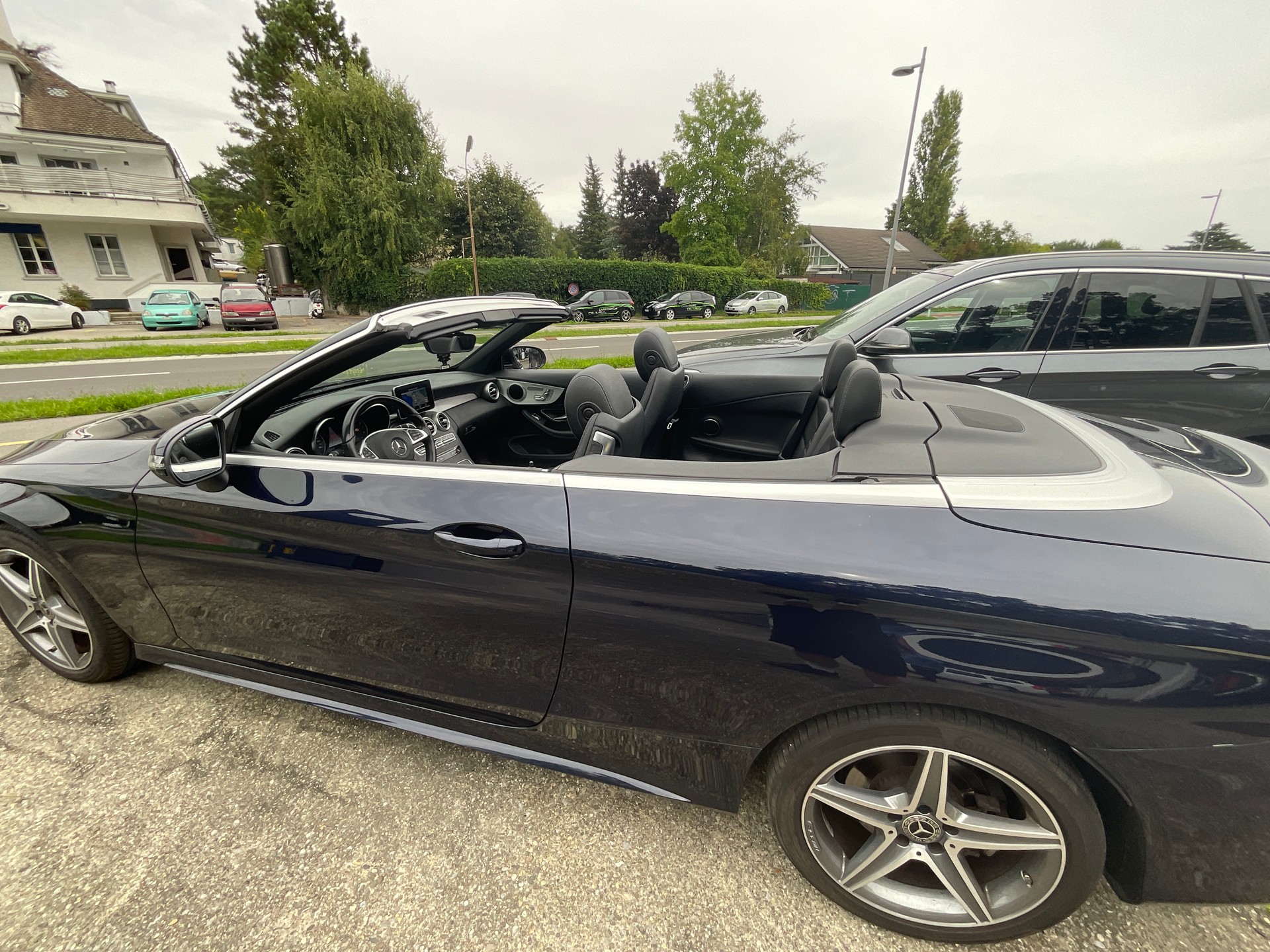MERCEDES-BENZ C 200 Cabriolet AMG Line 4Matic 9G-Tronic-image-9