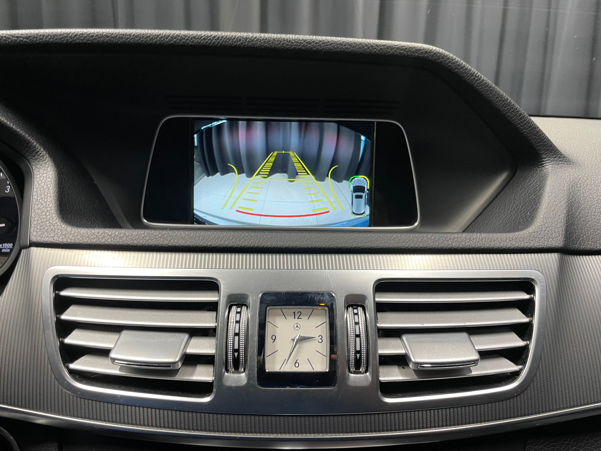 MERCEDES-BENZ E 200 BlueTEC Avantgarde 7G-Tronic (10)-image-13