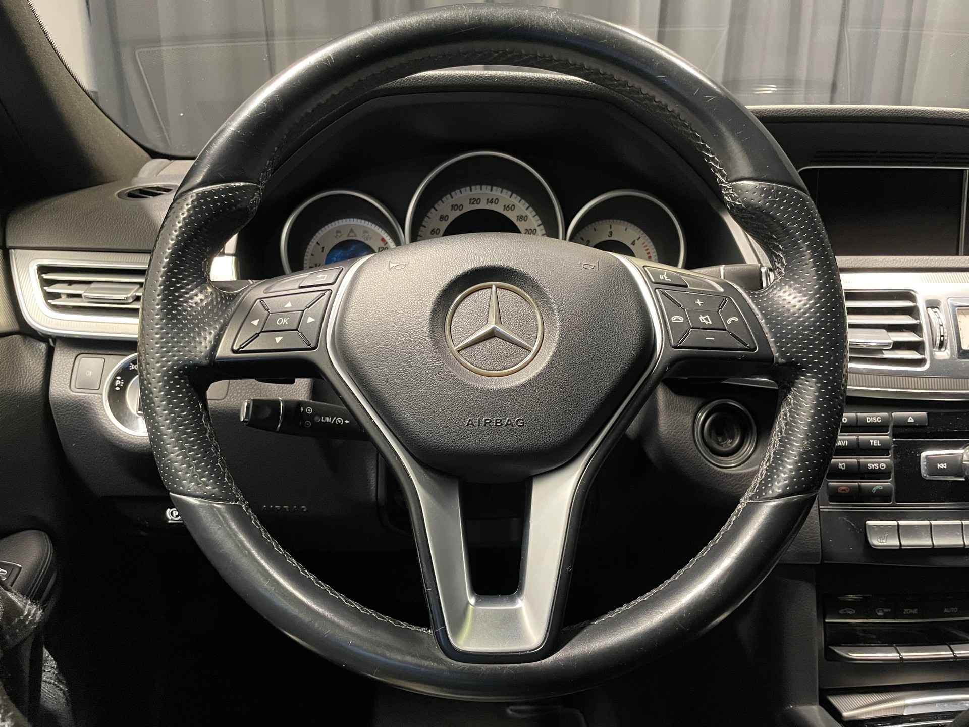 MERCEDES-BENZ E 200 BlueTEC Avantgarde 7G-Tronic (10)-image-10