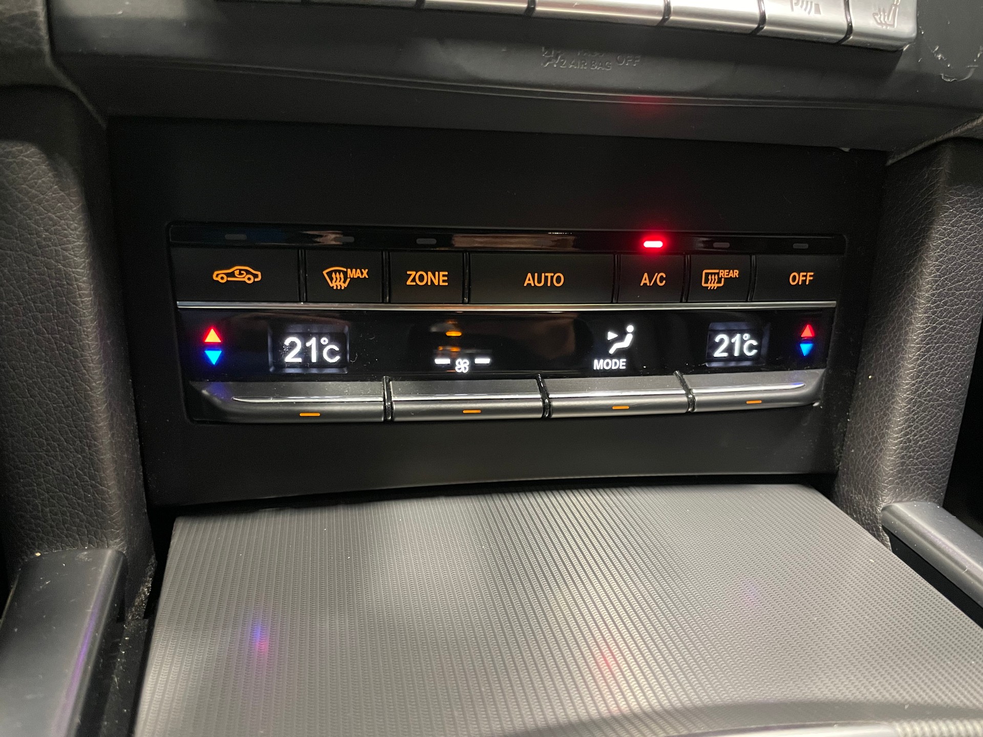 MERCEDES-BENZ E 200 BlueTEC Avantgarde 7G-Tronic (10)-image-15