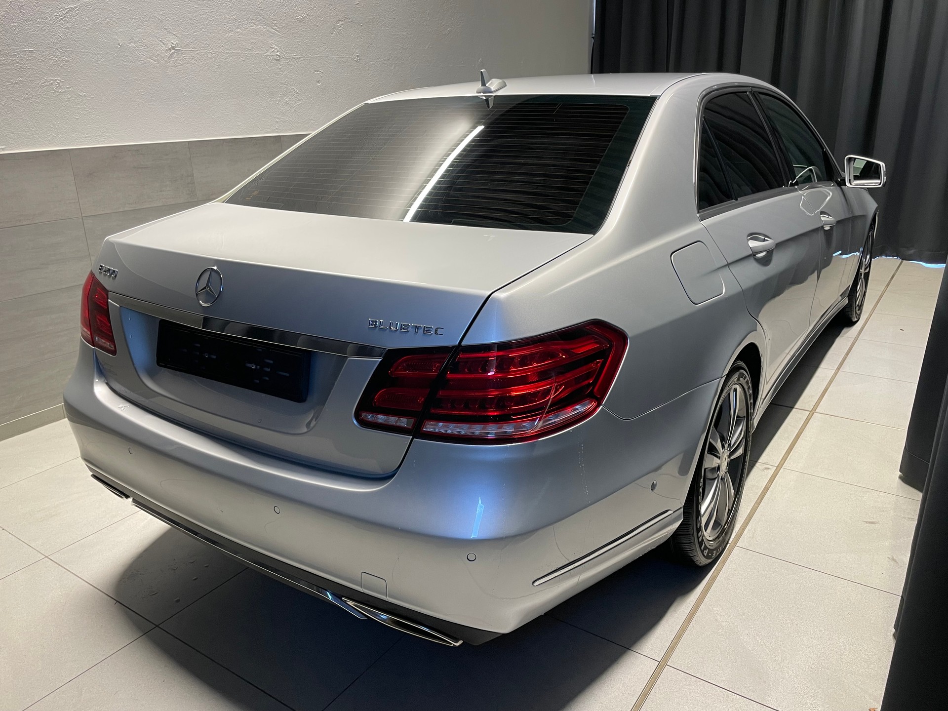 MERCEDES-BENZ E 200 BlueTEC Avantgarde 7G-Tronic (10)-image-5
