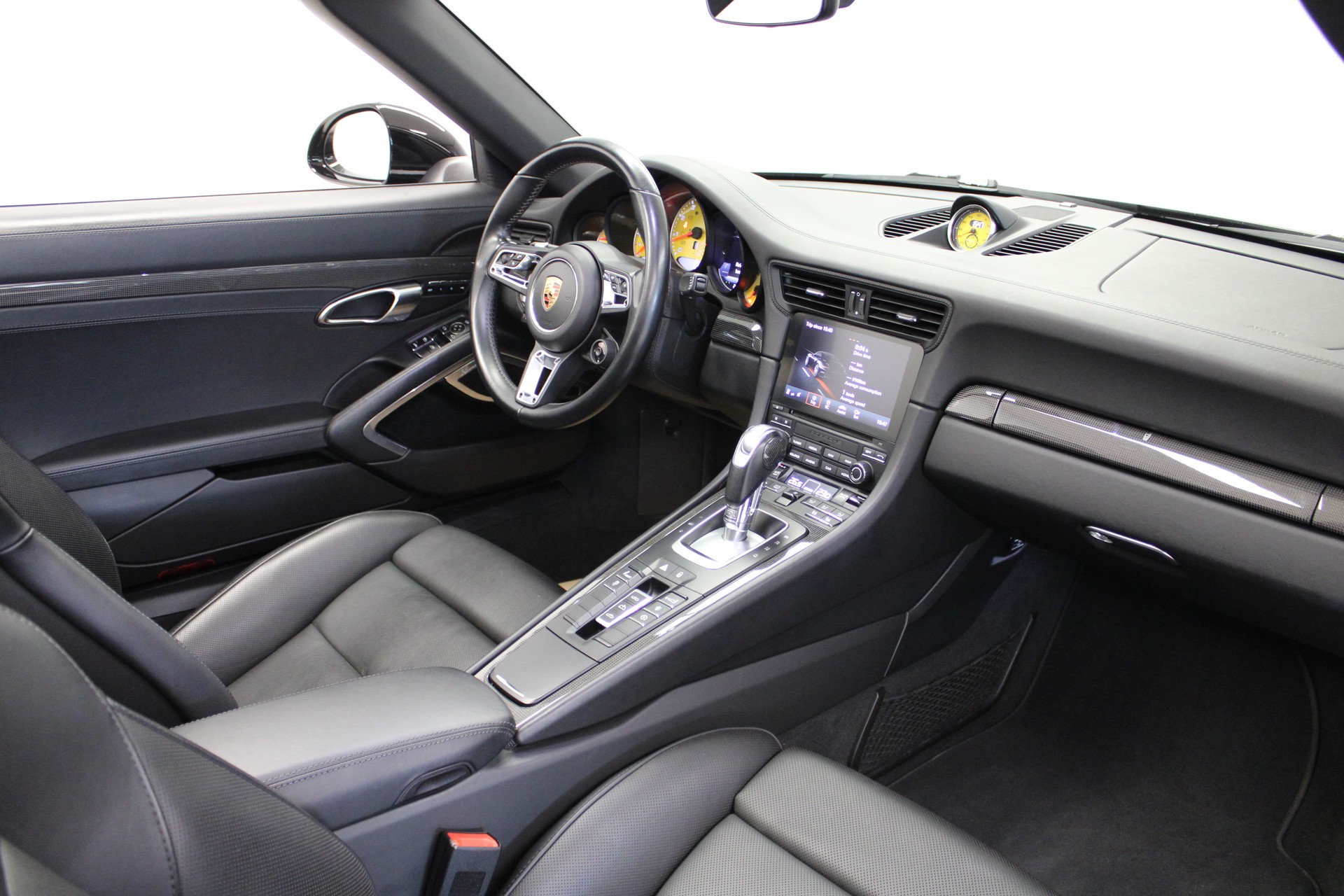 PORSCHE 911 Turbo S Cabrio PDK-image-7