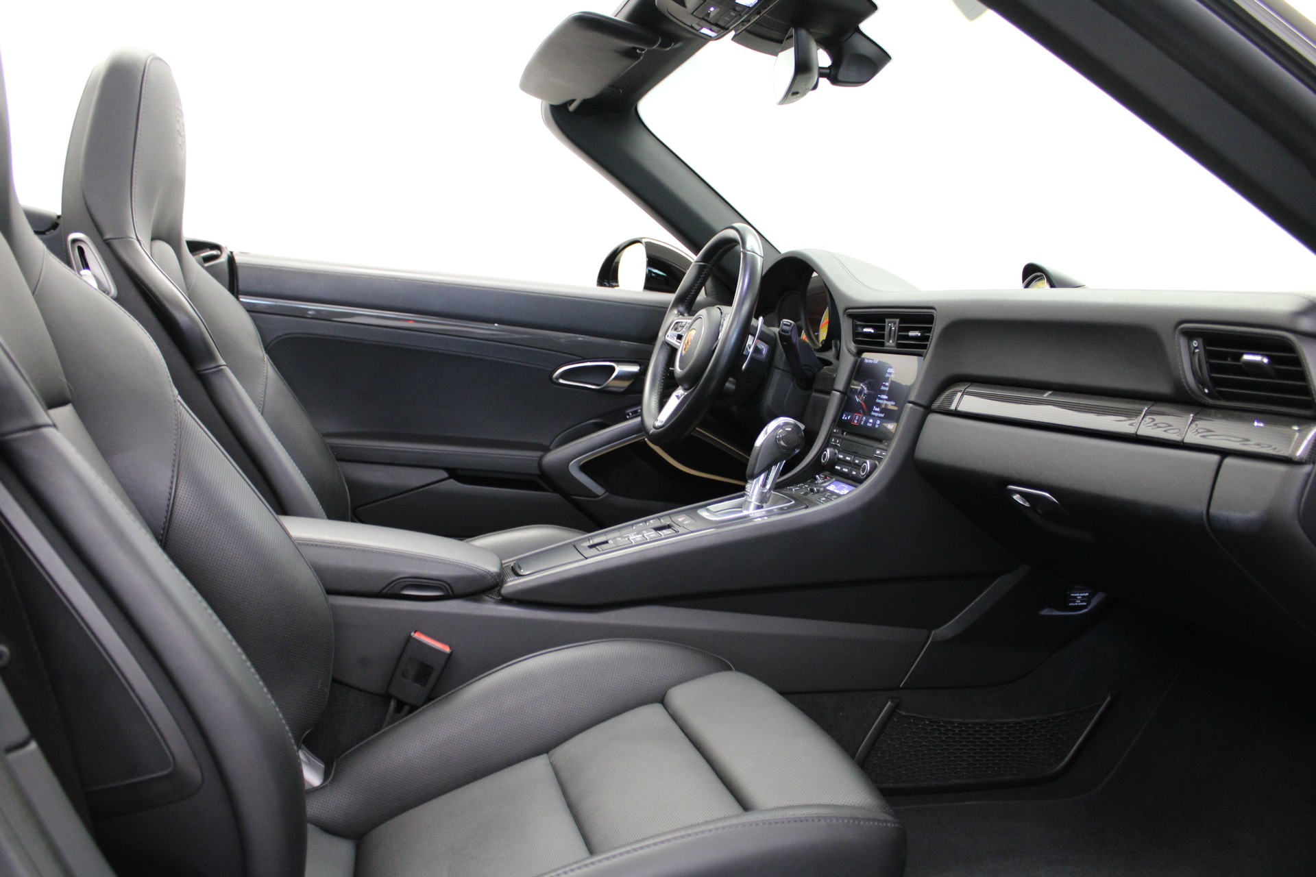PORSCHE 911 Turbo S Cabrio PDK-image-6