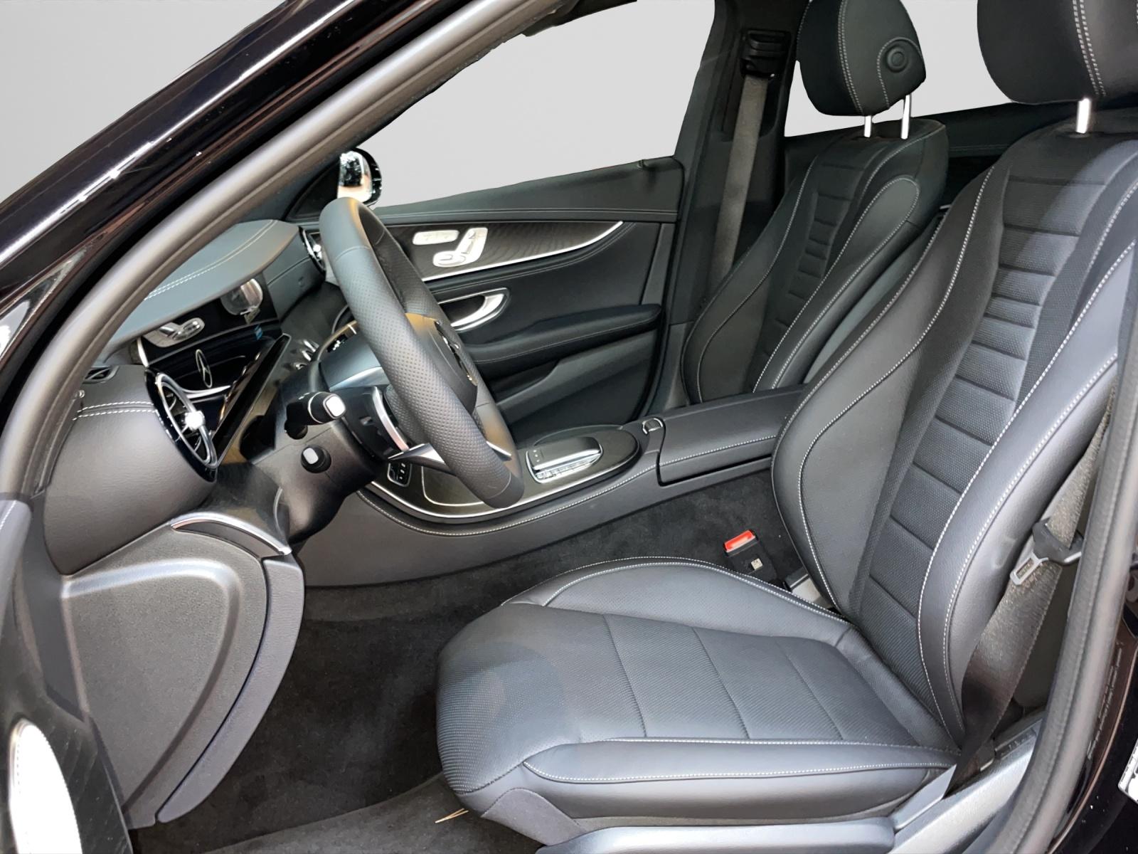 MERCEDES-BENZ E 220 d 4MATIC Swiss Star Limousine AMG Line-image-4