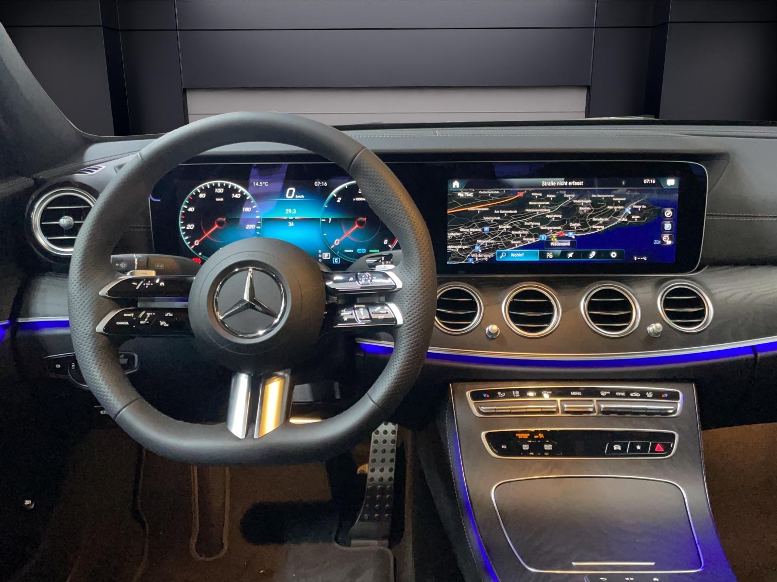MERCEDES-BENZ E 220 d 4MATIC Swiss Star Limousine AMG Line-image-5