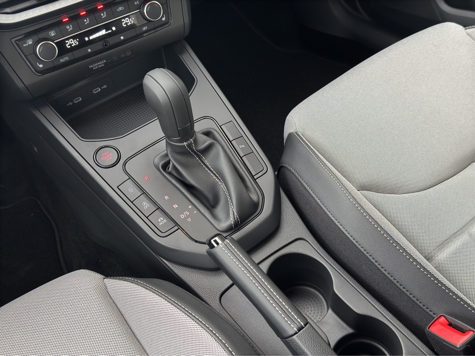 SEAT Ibiza 1.0 TSI 115 Move FR DSG-image-8