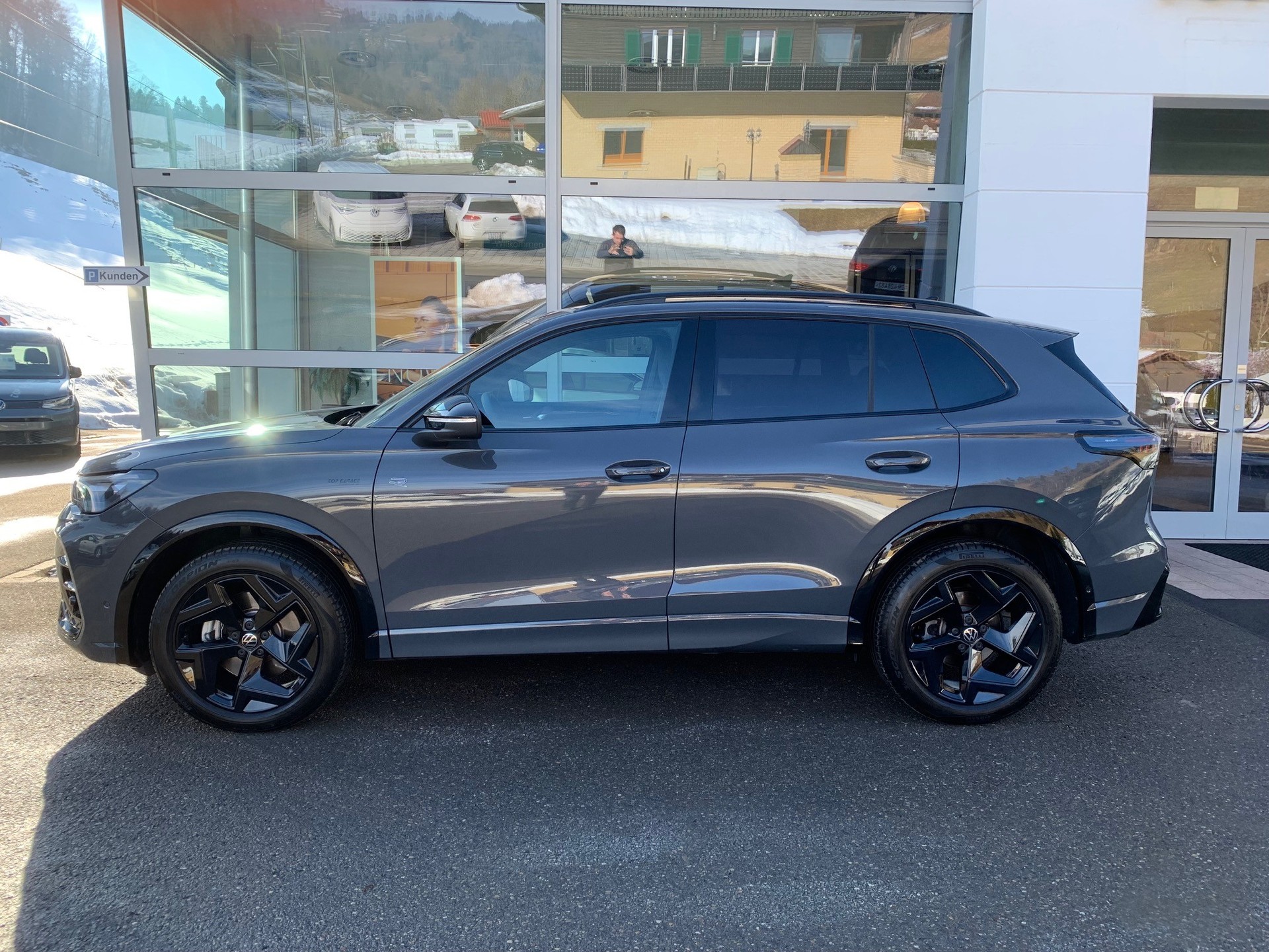 VW Tiguan 2.0 TDI SCR R-Line 4Motion DSG-showroom-element-3
