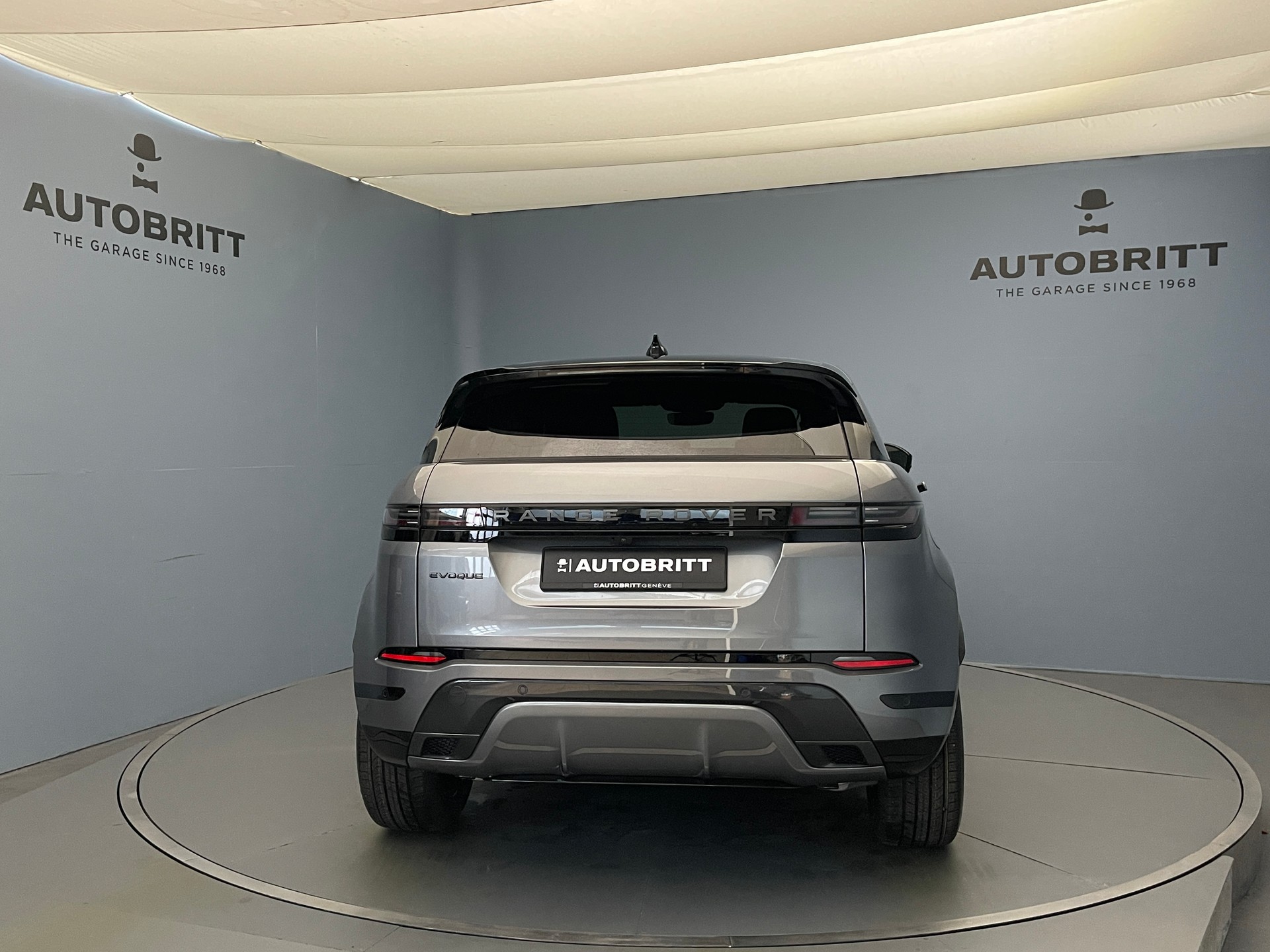 LAND ROVER Range Rover Evoque 1.5 T 270e Dynamic SE-image-4