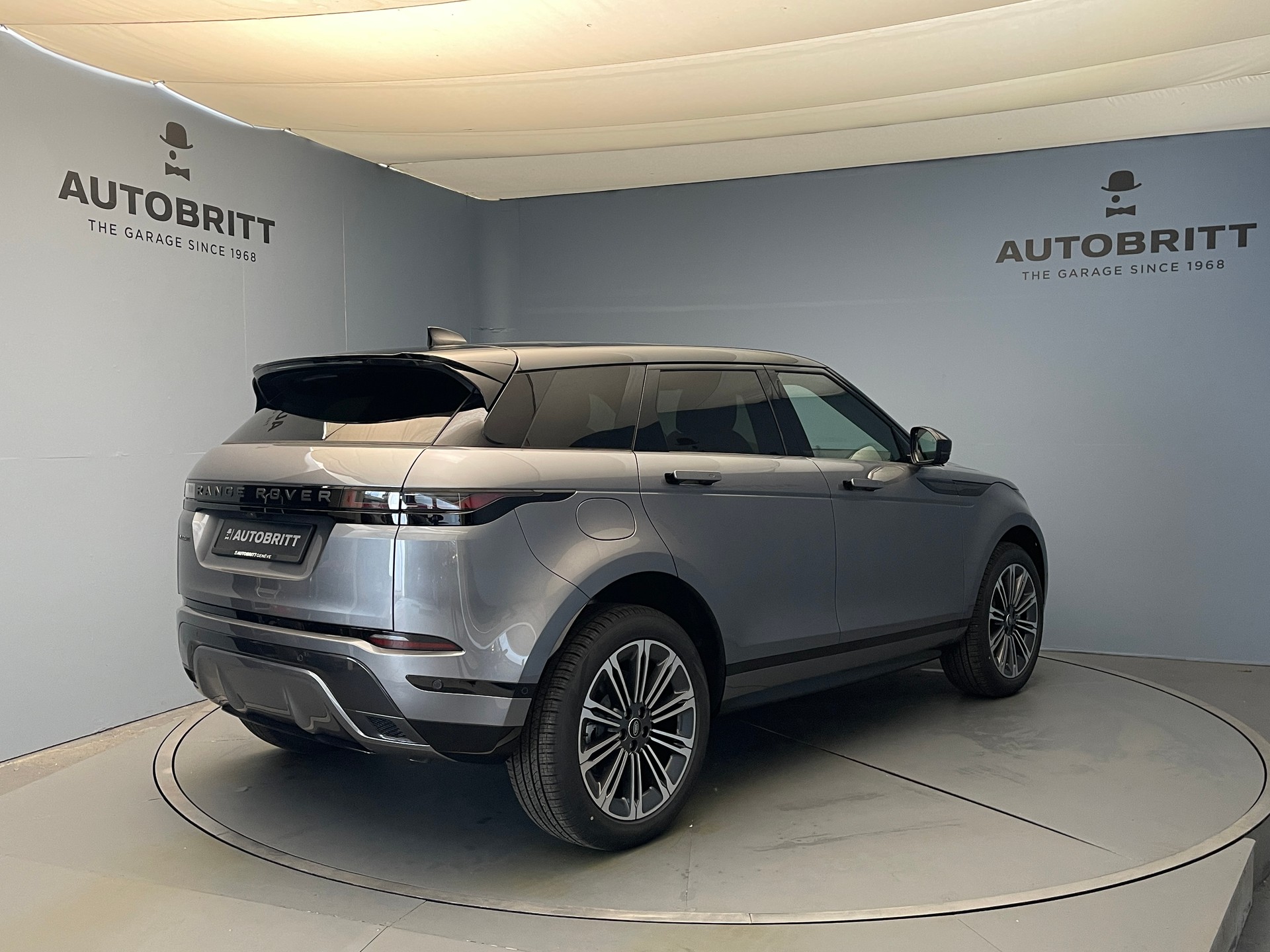 LAND ROVER Range Rover Evoque 1.5 T 270e Dynamic SE-image-3
