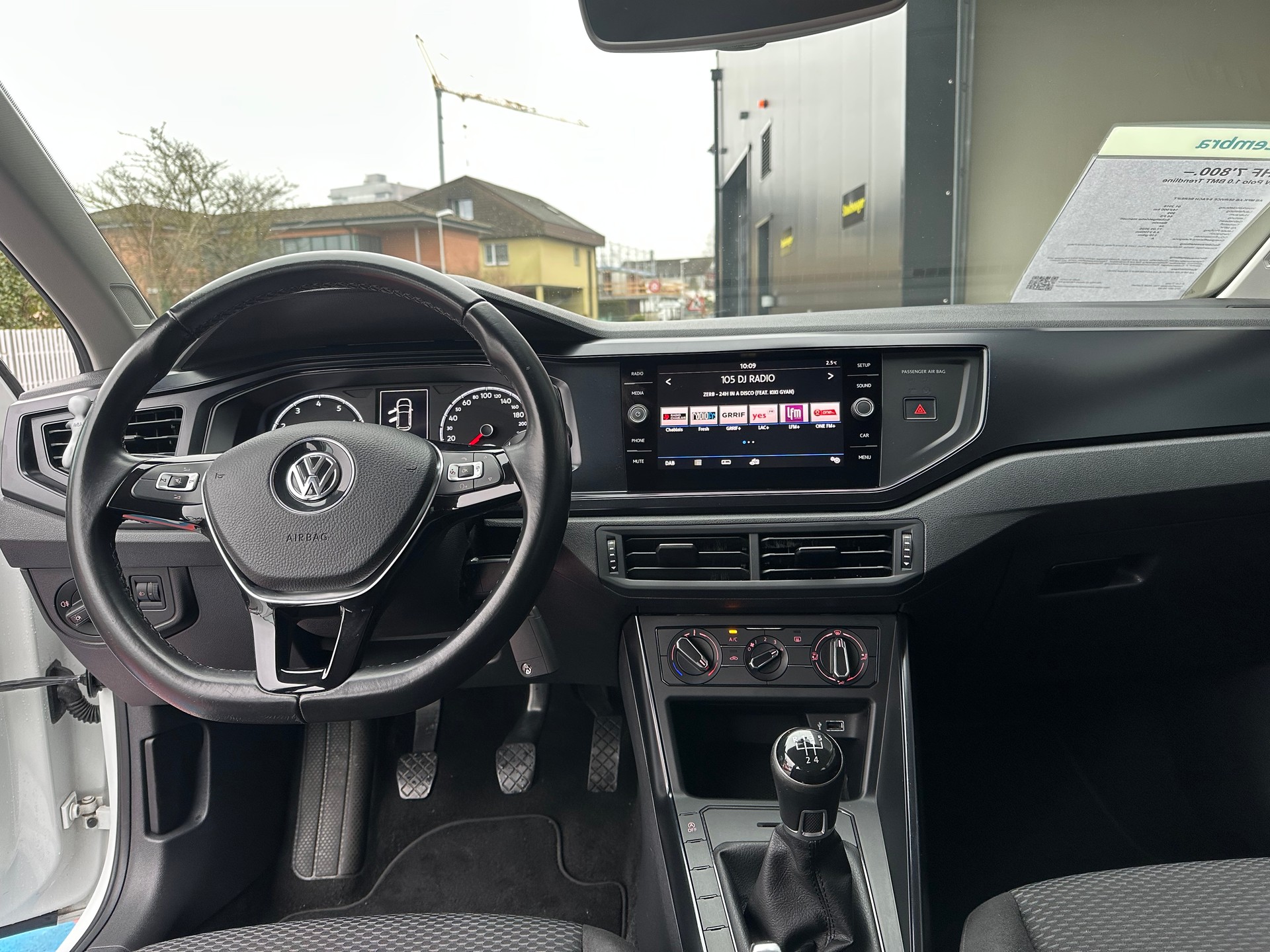 VW Polo 1.0 BMT Trendline-image-12