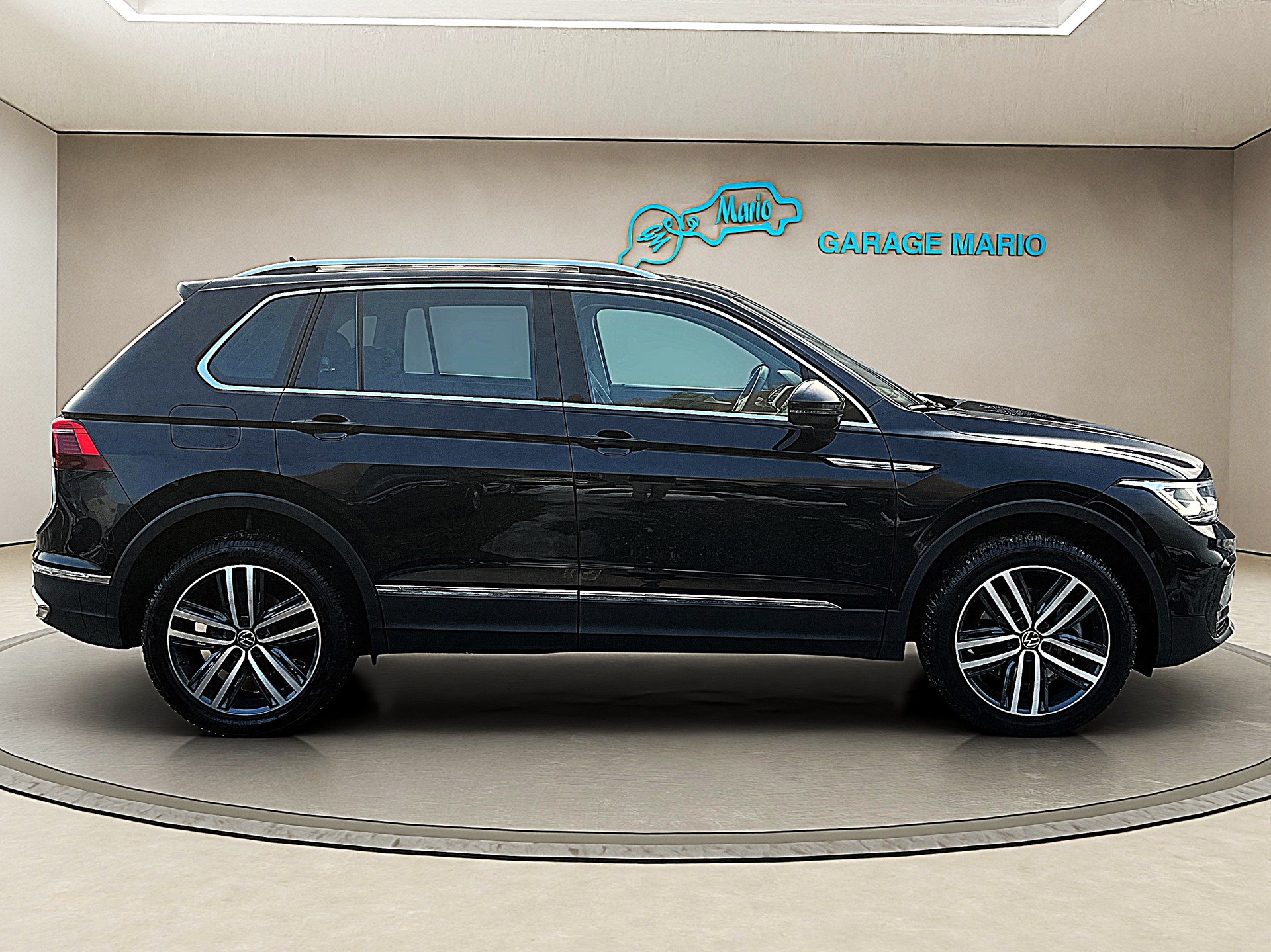 VW Tiguan 2.0 TDI SCR *Vollleder * Elegance * 4Motion DSG-image-3