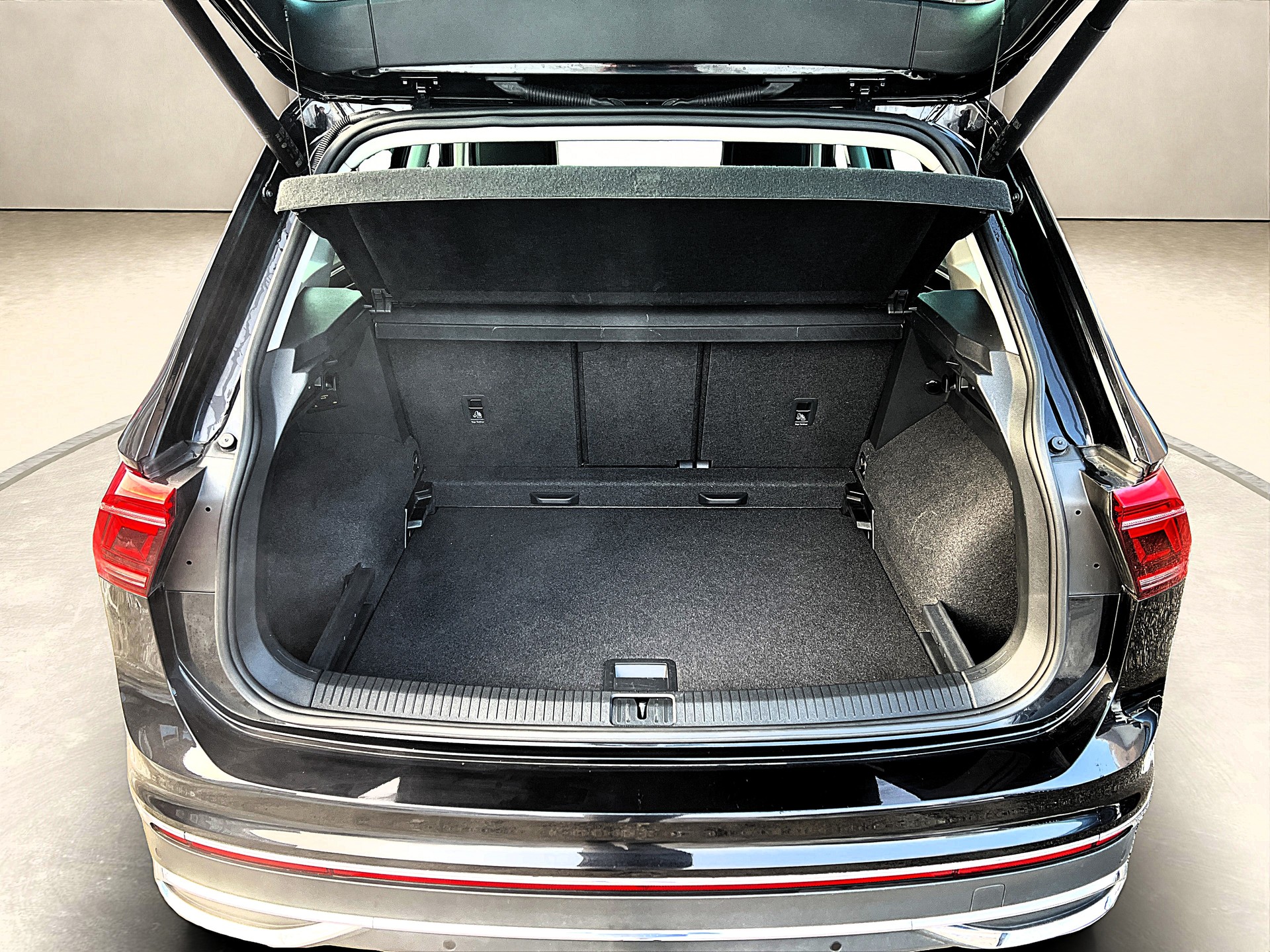 VW Tiguan 2.0 TDI SCR *Vollleder * Elegance * 4Motion DSG-image-13