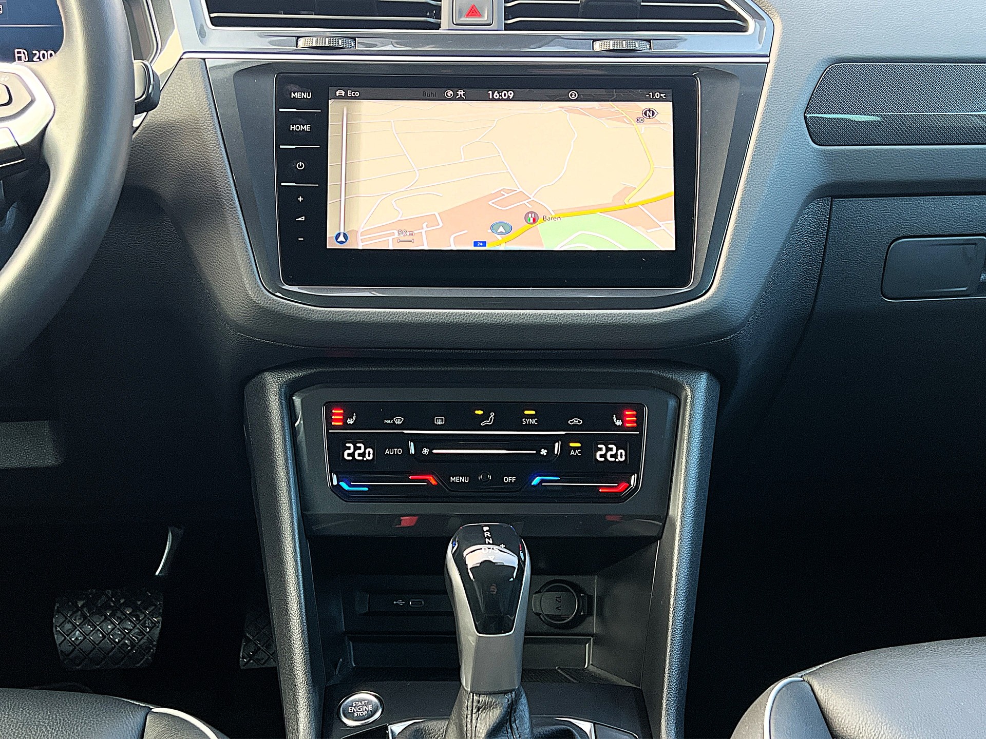VW Tiguan 2.0 TDI SCR *Vollleder * Elegance * 4Motion DSG-image-10