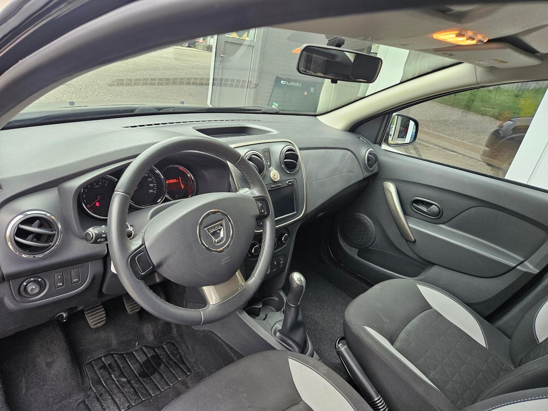DACIA Sandero 1.5 dCi Stepway Lauréate-image-10
