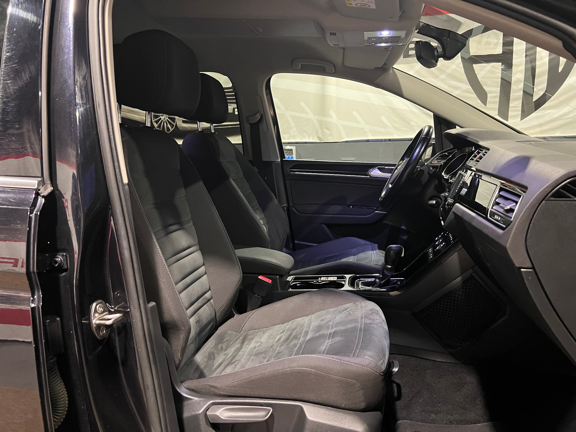 VW Touran 1.4 TSI BlueMotion Technology Highline DSG-image-13