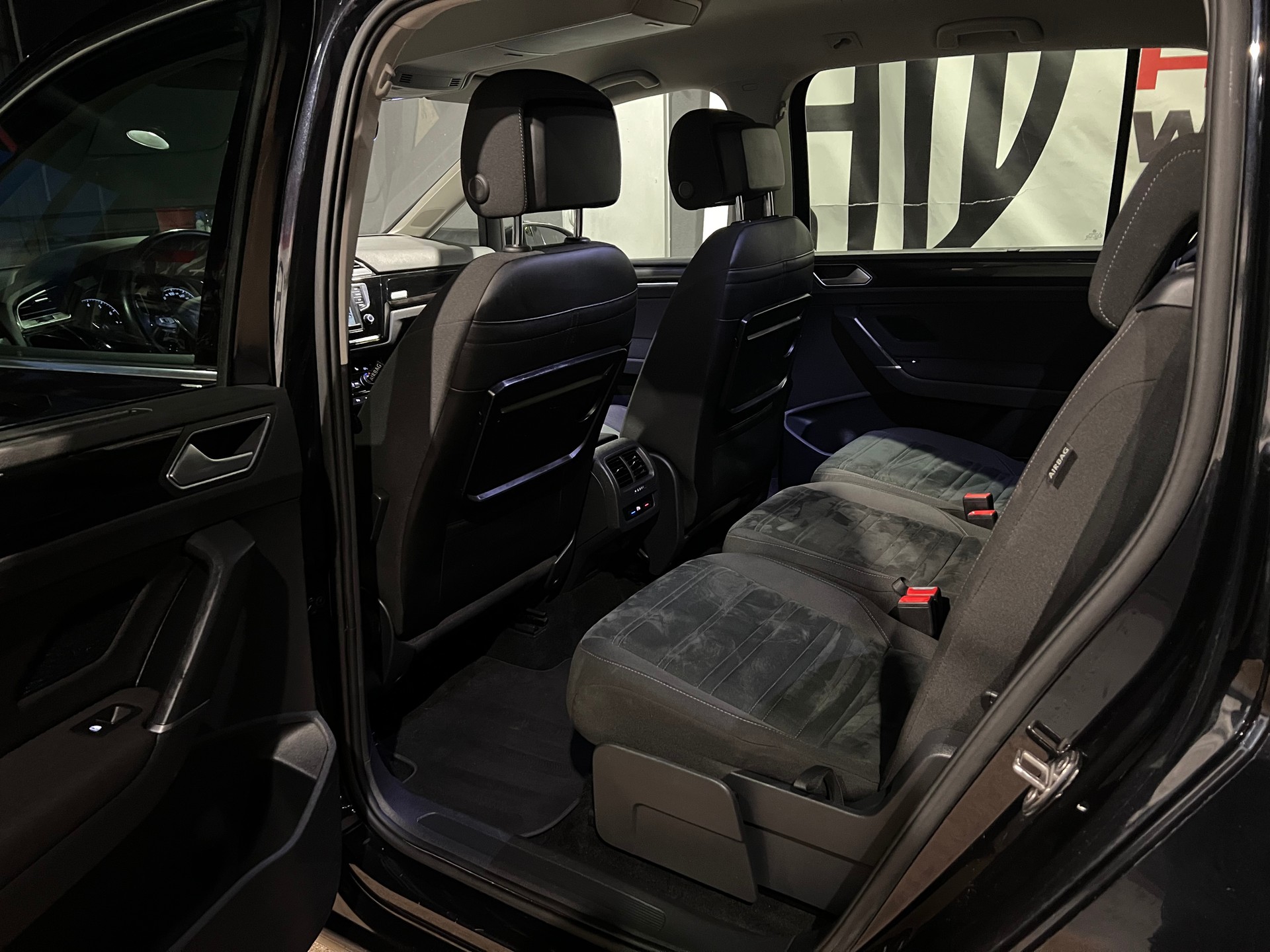 VW Touran 1.4 TSI BlueMotion Technology Highline DSG-image-14