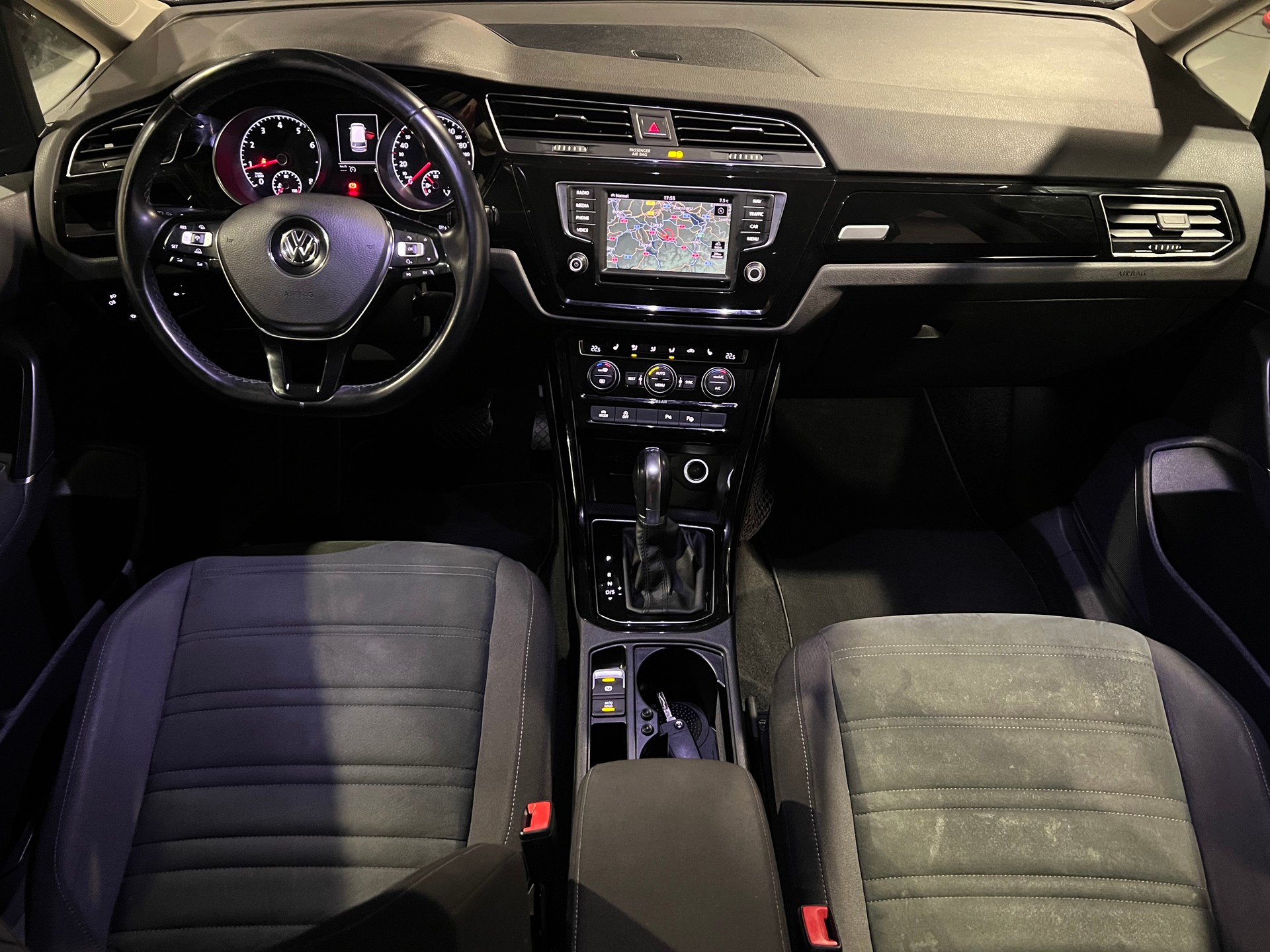 VW Touran 1.4 TSI BlueMotion Technology Highline DSG-image-9