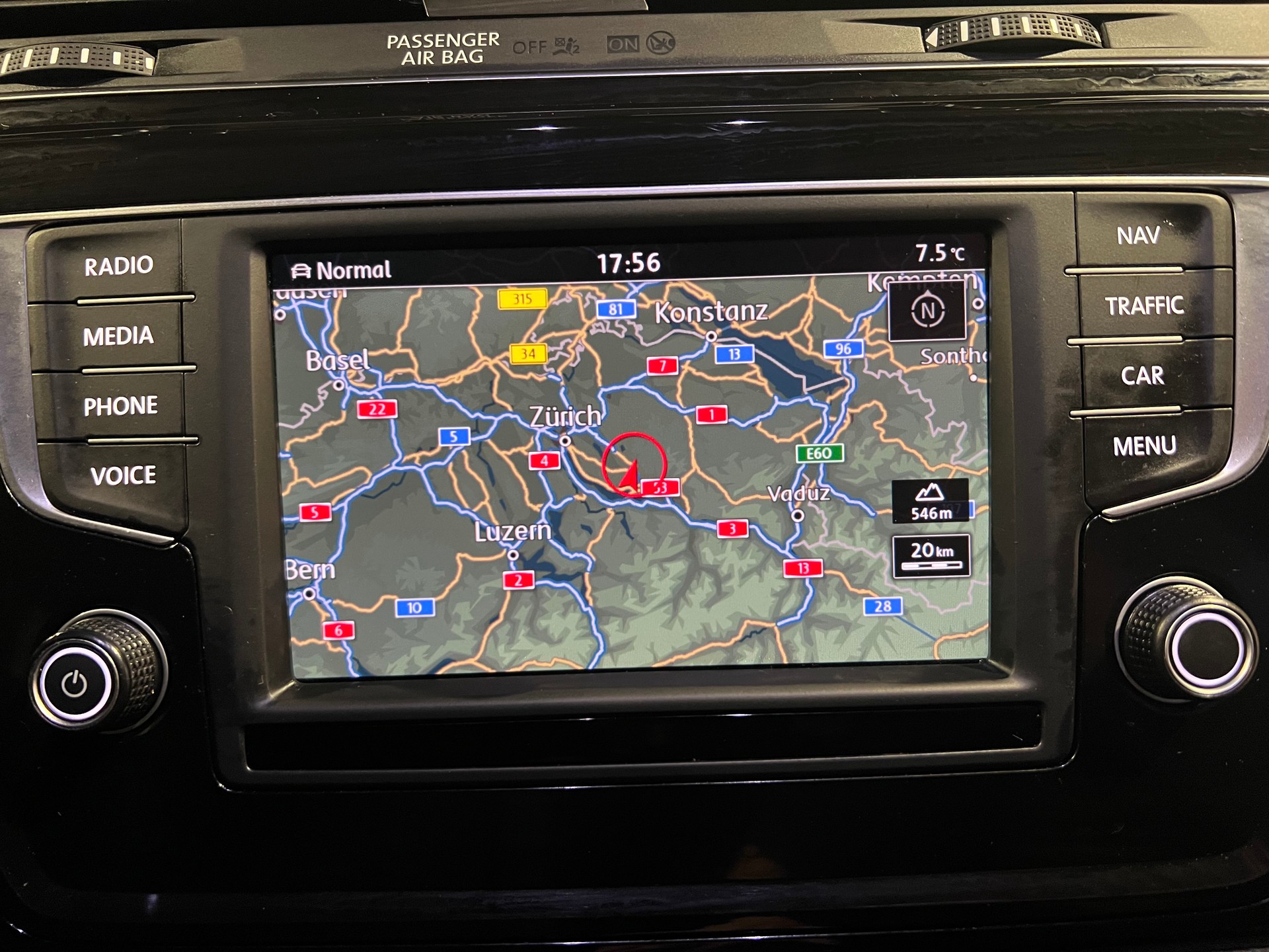 VW Touran 1.4 TSI BlueMotion Technology Highline DSG-image-17