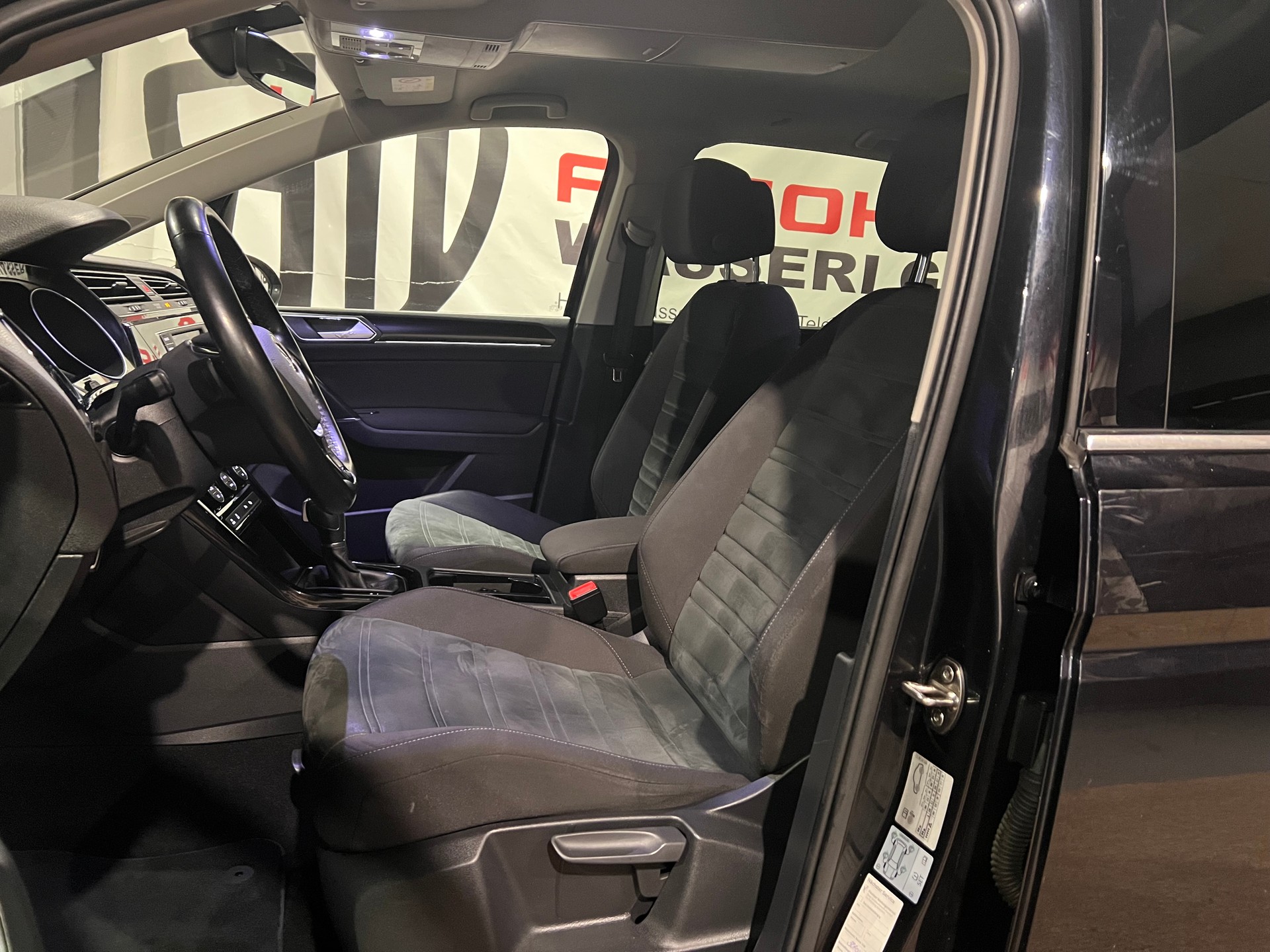 VW Touran 1.4 TSI BlueMotion Technology Highline DSG-image-11