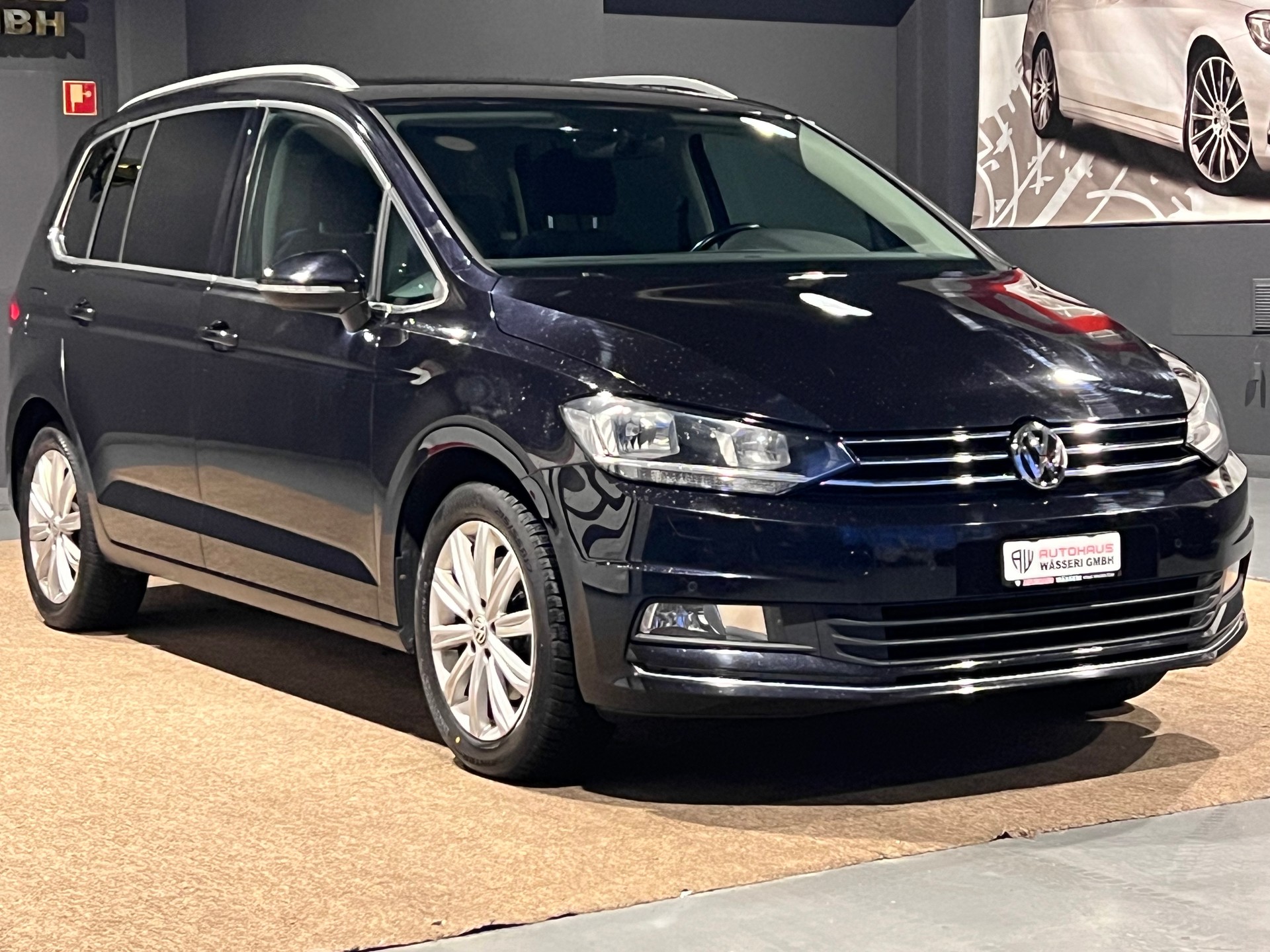 VW Touran 1.4 TSI BlueMotion Technology Highline DSG-image-0