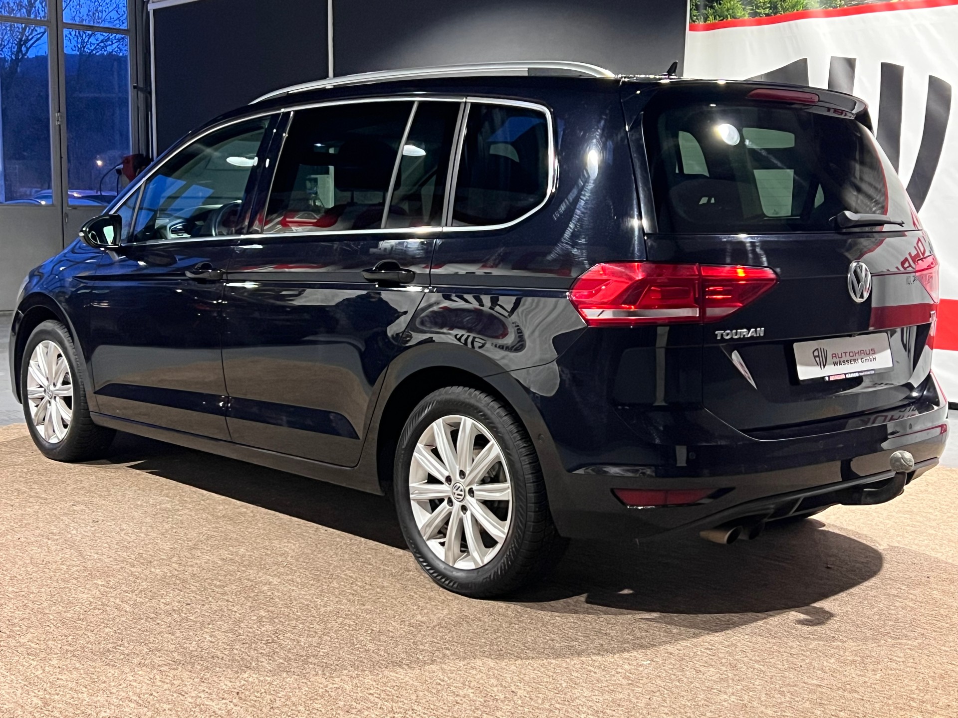 VW Touran 1.4 TSI BlueMotion Technology Highline DSG-image-5