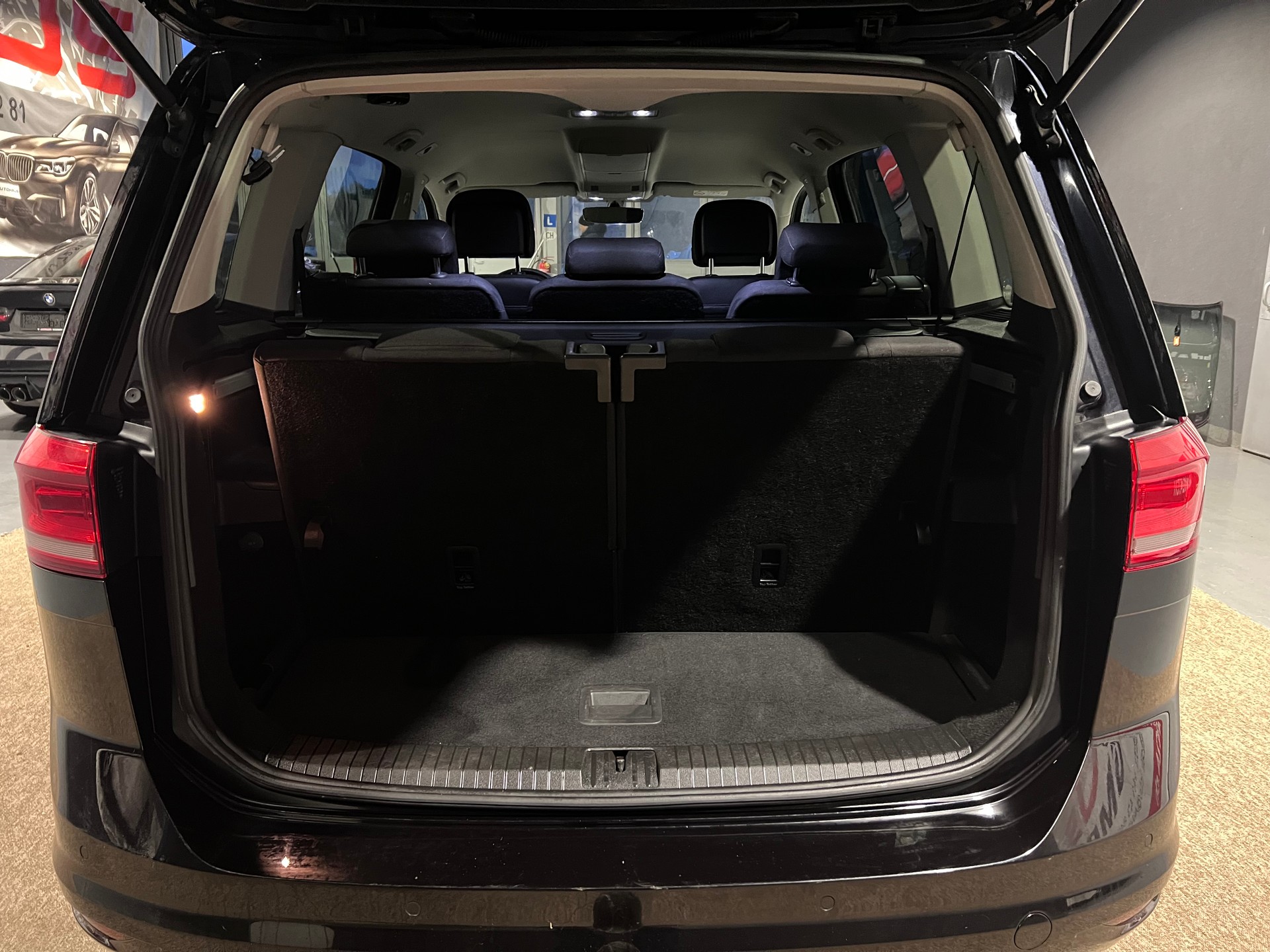 VW Touran 1.4 TSI BlueMotion Technology Highline DSG-image-4
