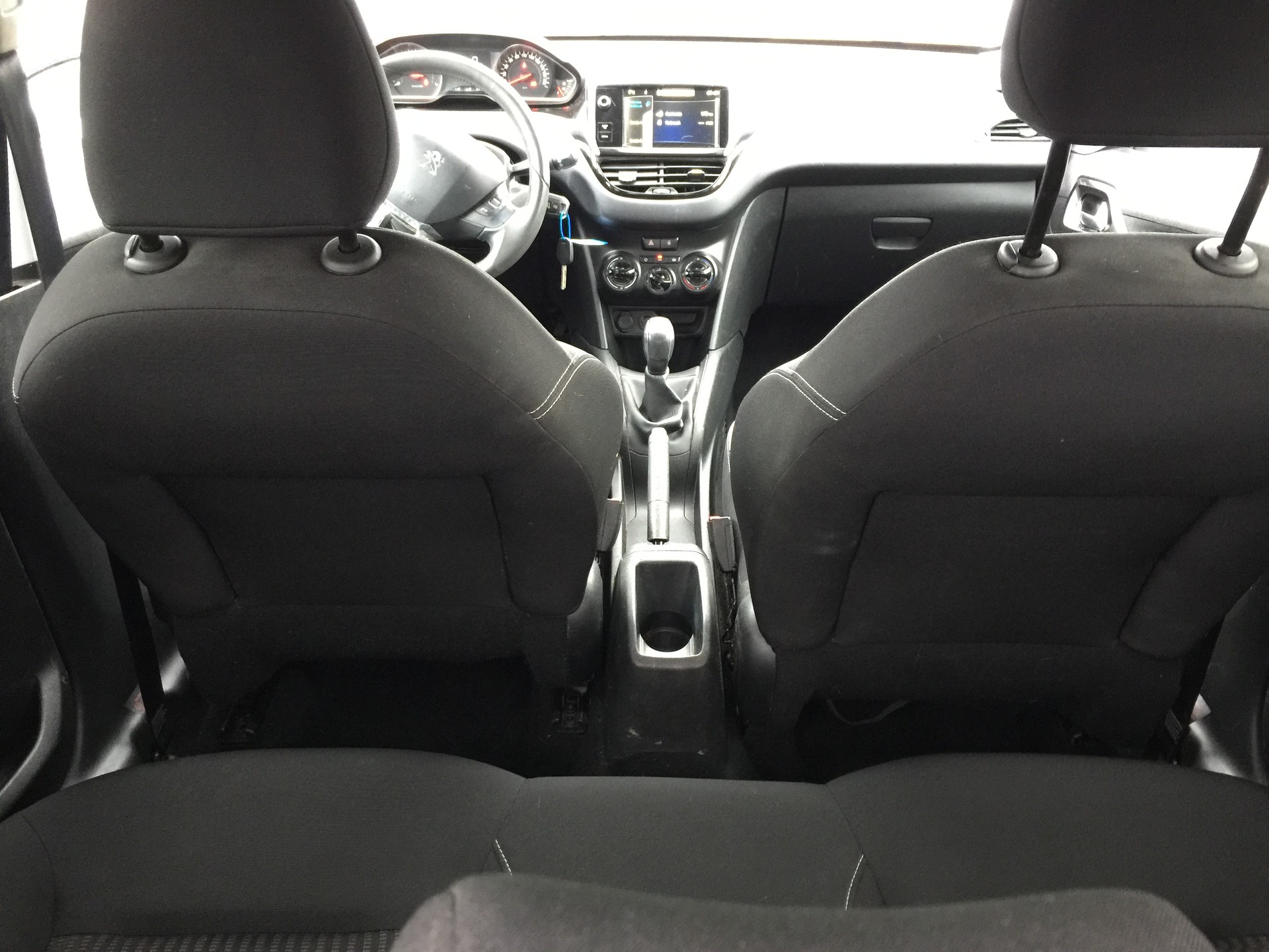PEUGEOT 208 1.2 VTI Style-image-7