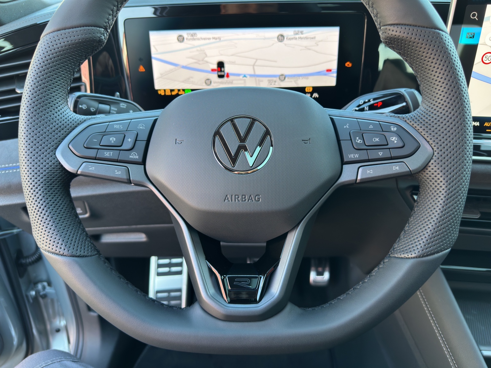 VW Tiguan 2.0 TSI DSG R-Line 4Motion-image-14