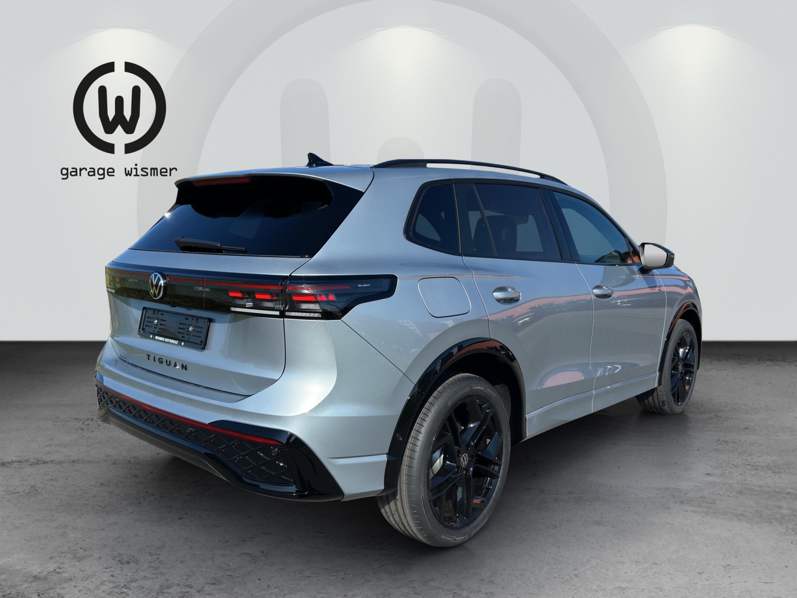 VW Tiguan 2.0 TSI DSG R-Line 4Motion-image-2