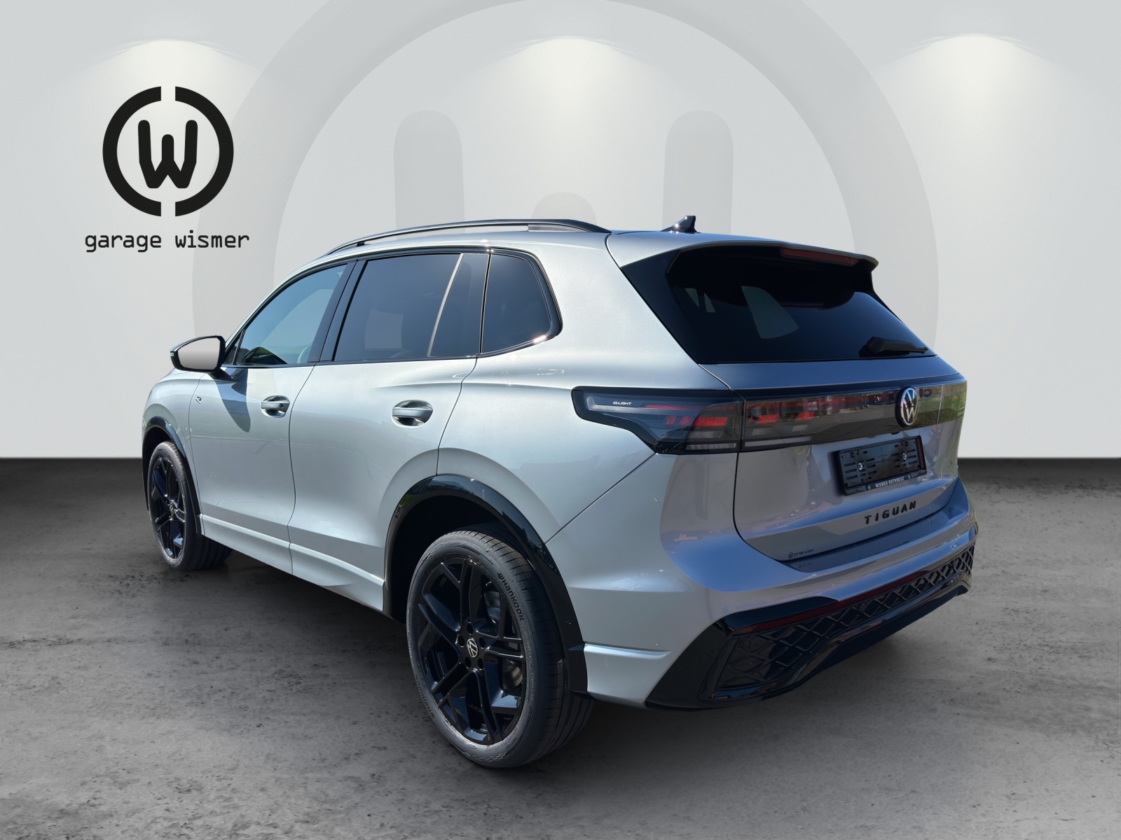 VW Tiguan 2.0 TSI DSG R-Line 4Motion-image-3