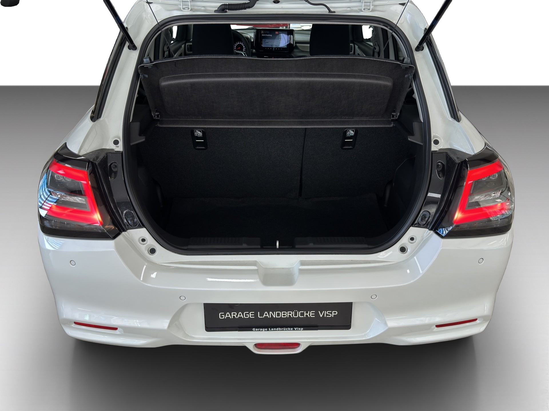 SUZUKI Swift 1.2 Sakura Top Hybrid 4x4-image-13