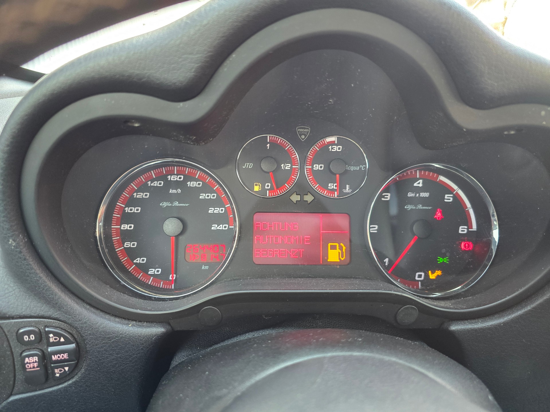 ALFA ROMEO 147 1.9 16V JTD Ducati Corse-image-20