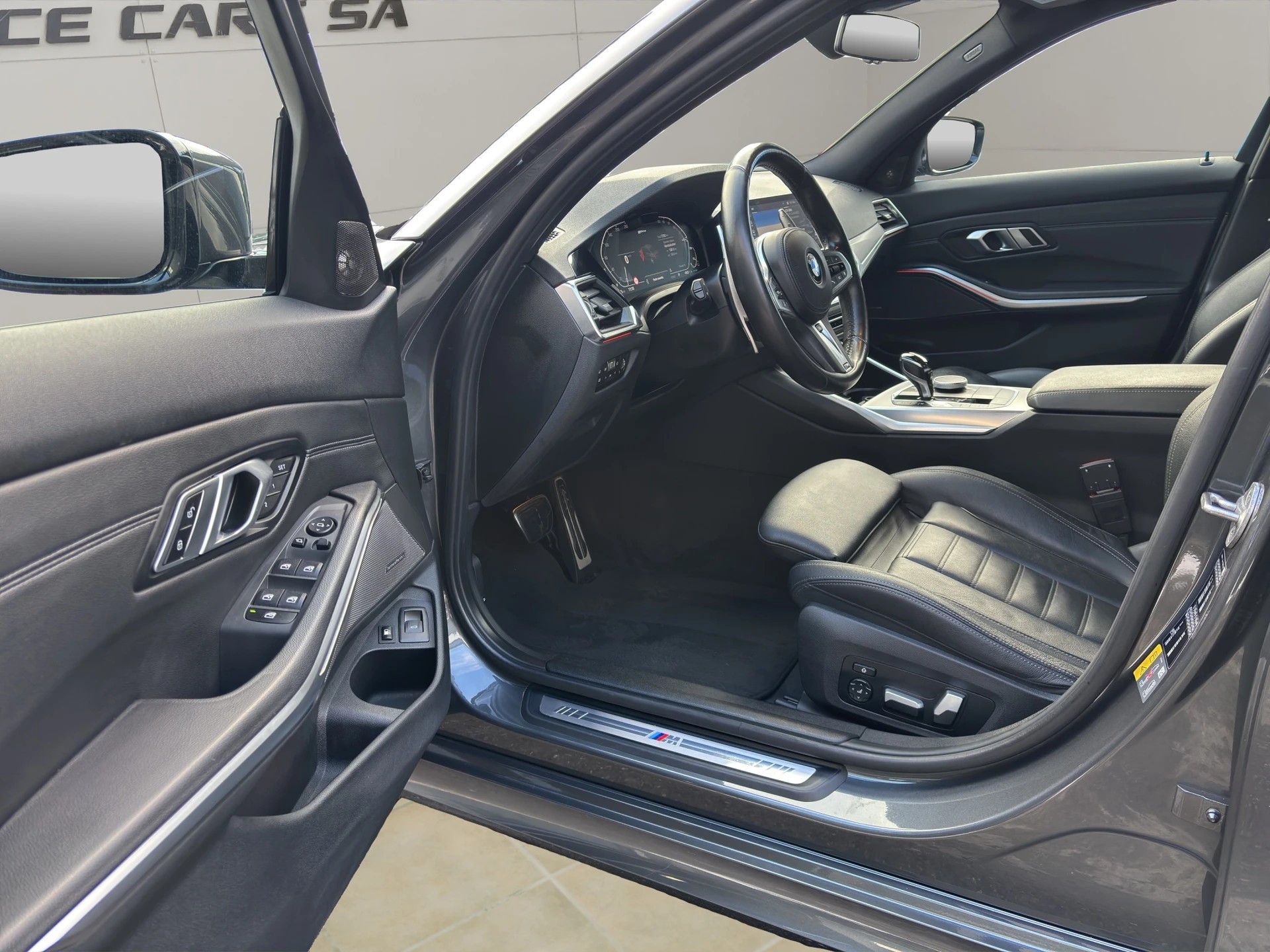 BMW 330e xDrive M Sport Steptronic-image-17