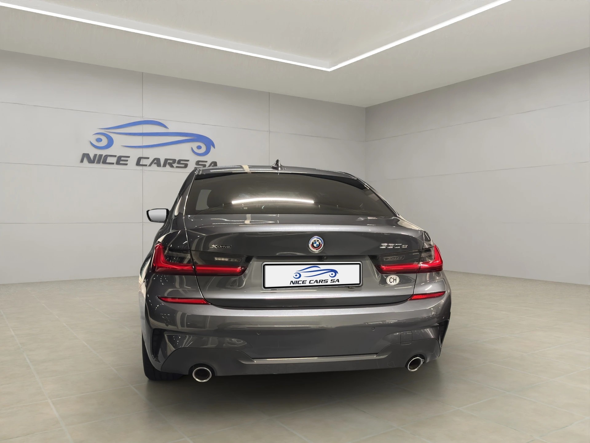 BMW 330e xDrive M Sport Steptronic-image-5