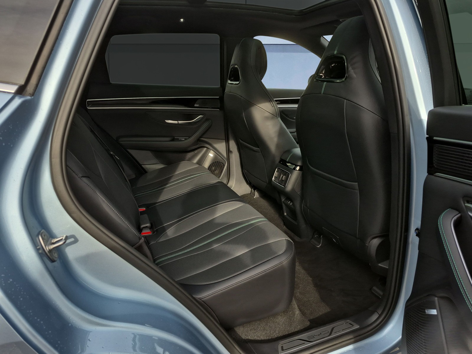 BYD Seal U DM-i Design AWD-image-13
